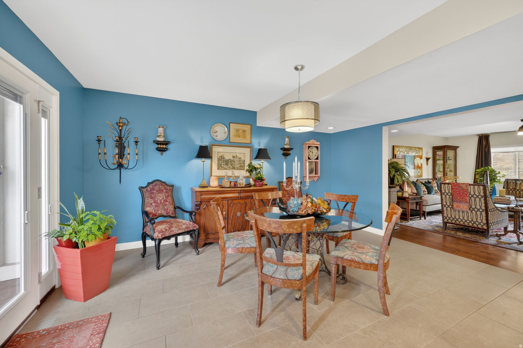 THREE FOUNTAINS - Residential