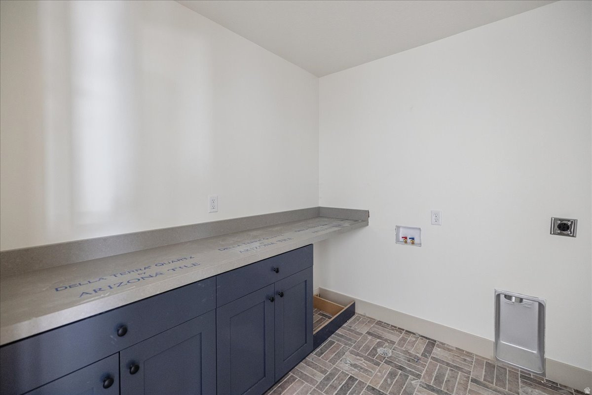 BEACON POINTE - Residential