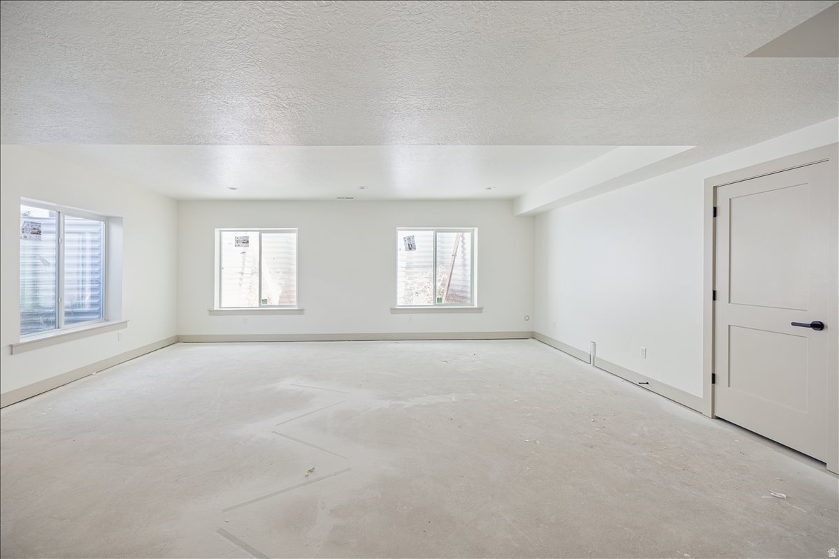 BEACON POINTE - Residential