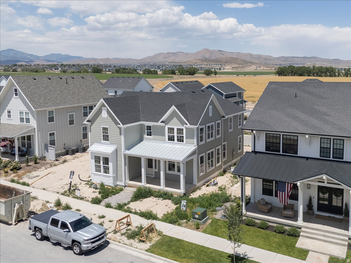 BEACON POINTE - Residential