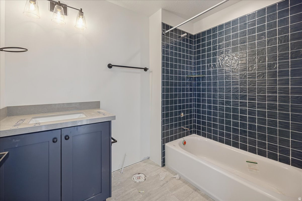 BEACON POINTE - Residential