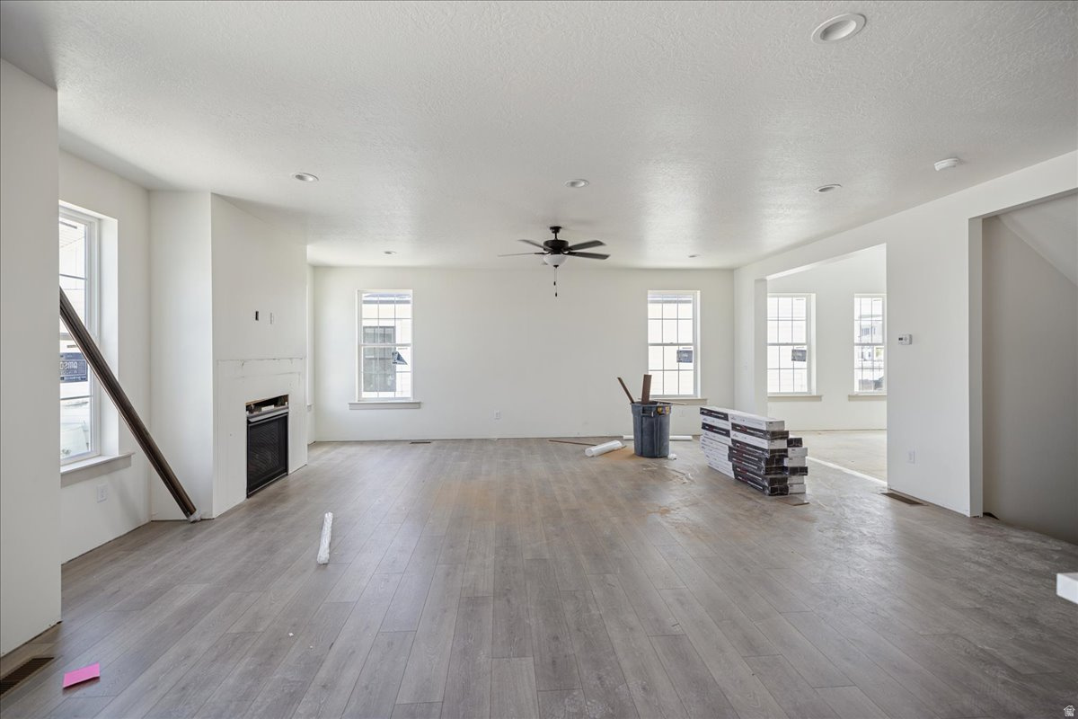 BEACON POINTE - Residential