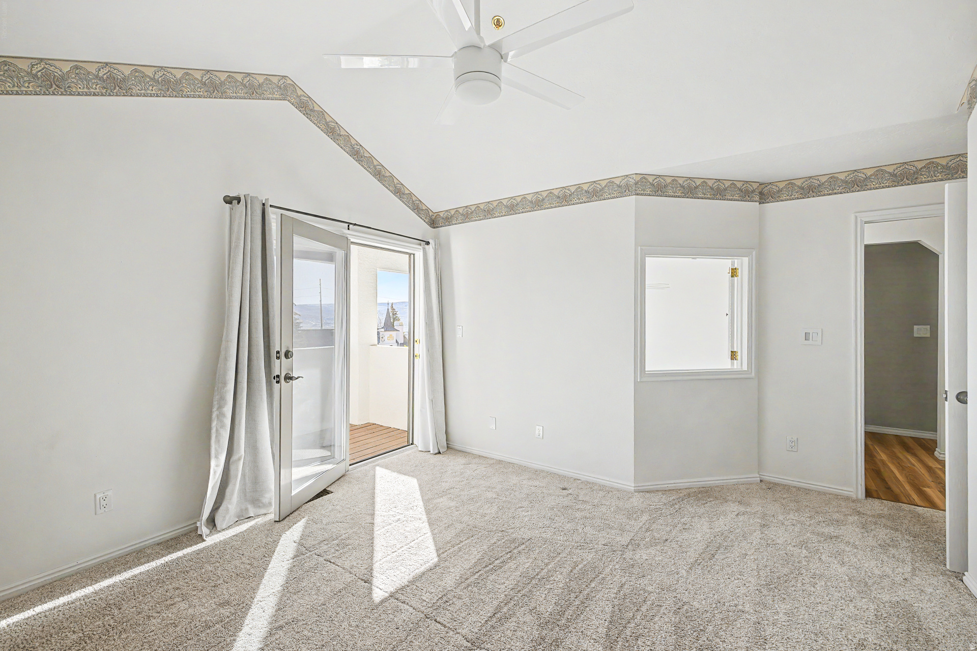 SWISS OAKS - Residential