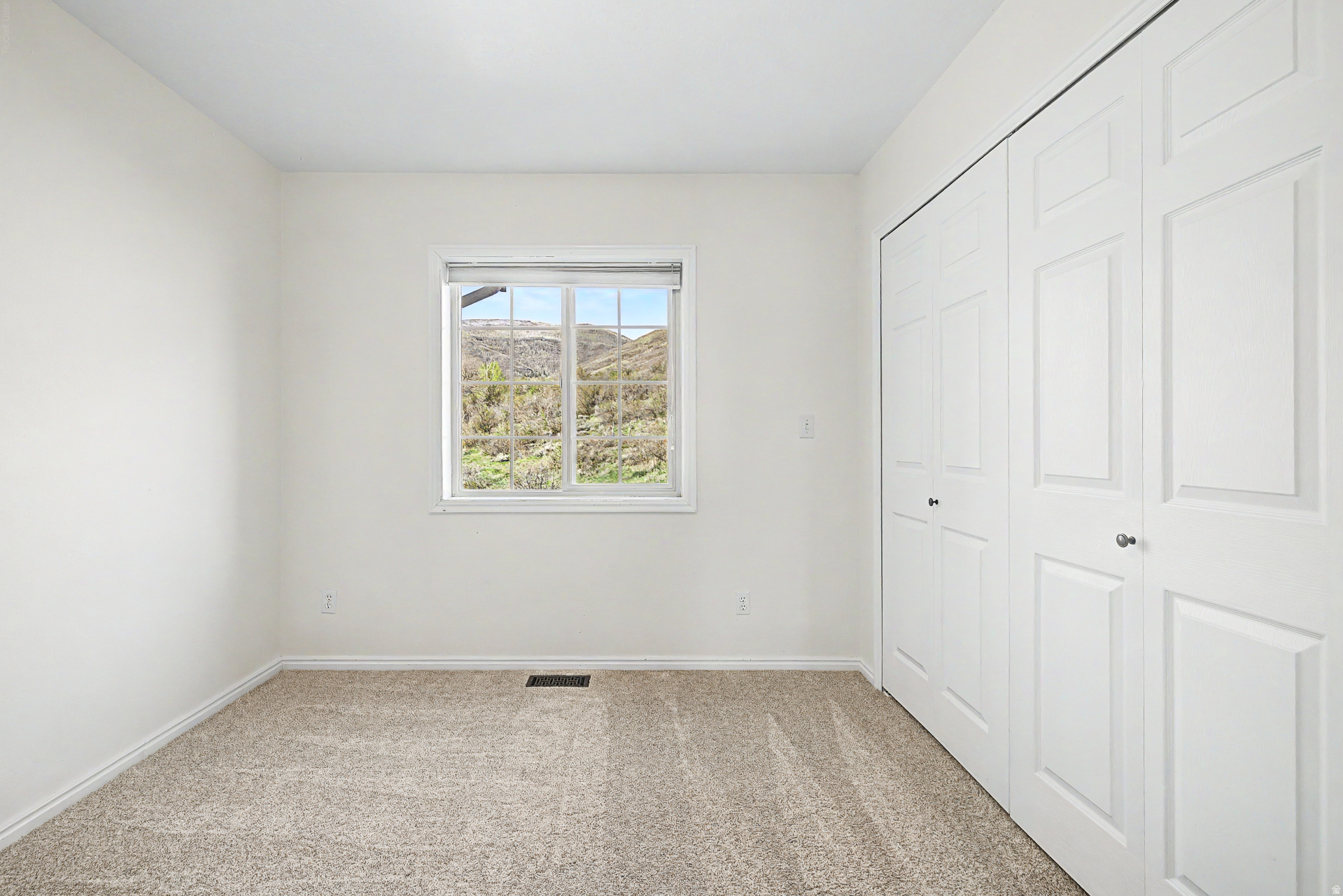 SWISS OAKS - Residential