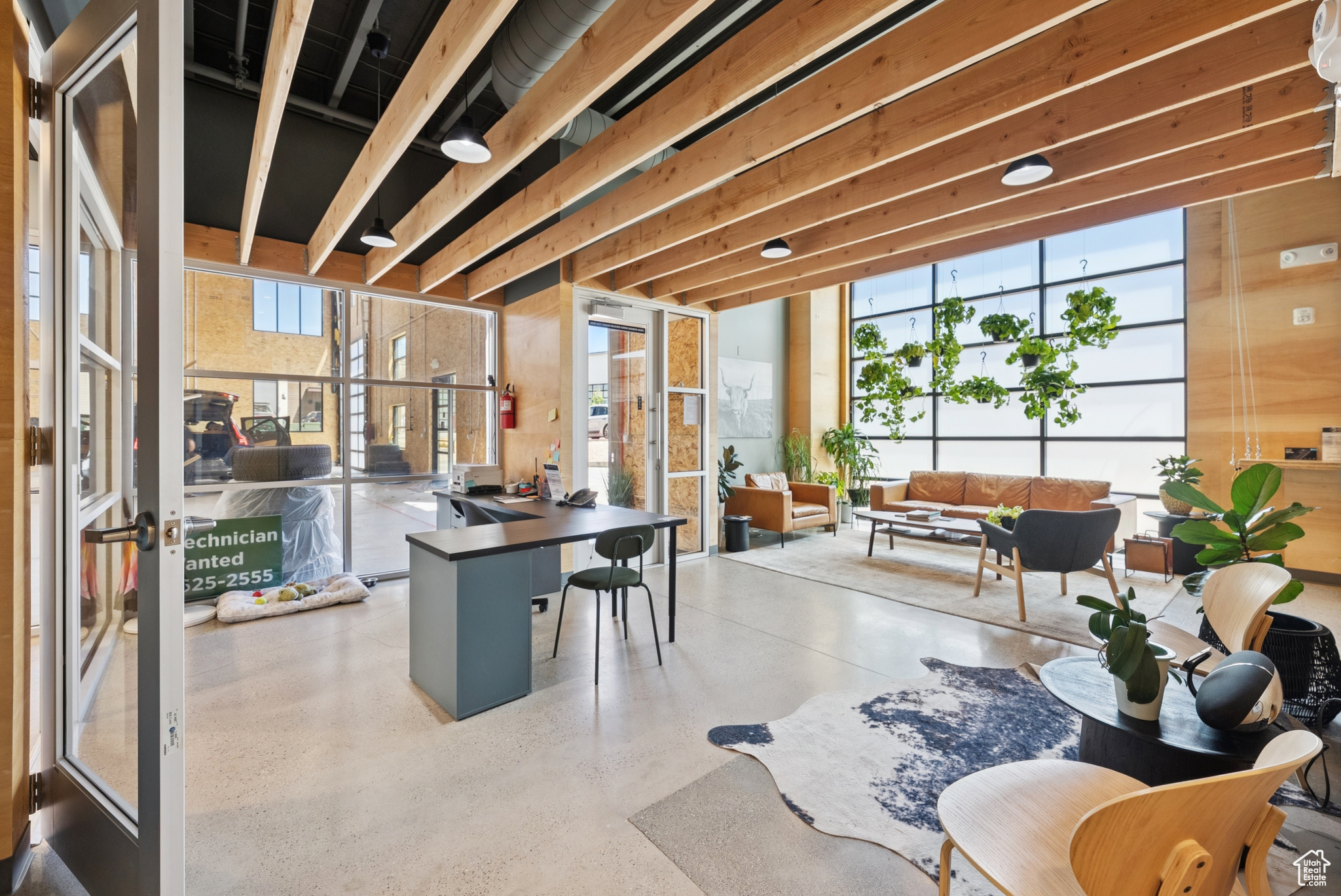 PARK EAST II BUSINESS COMMUNITY CONDOS - Commercial Sale