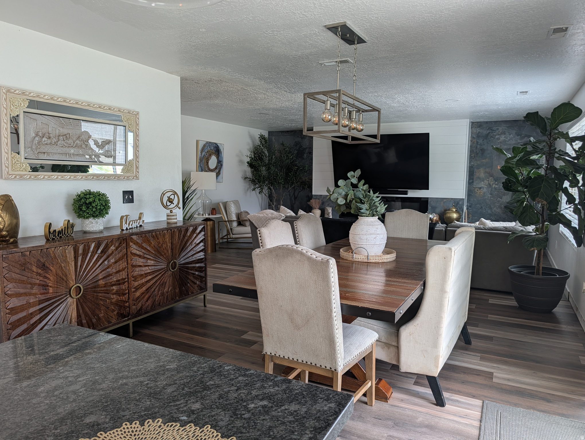 CREEKSIDE - Residential