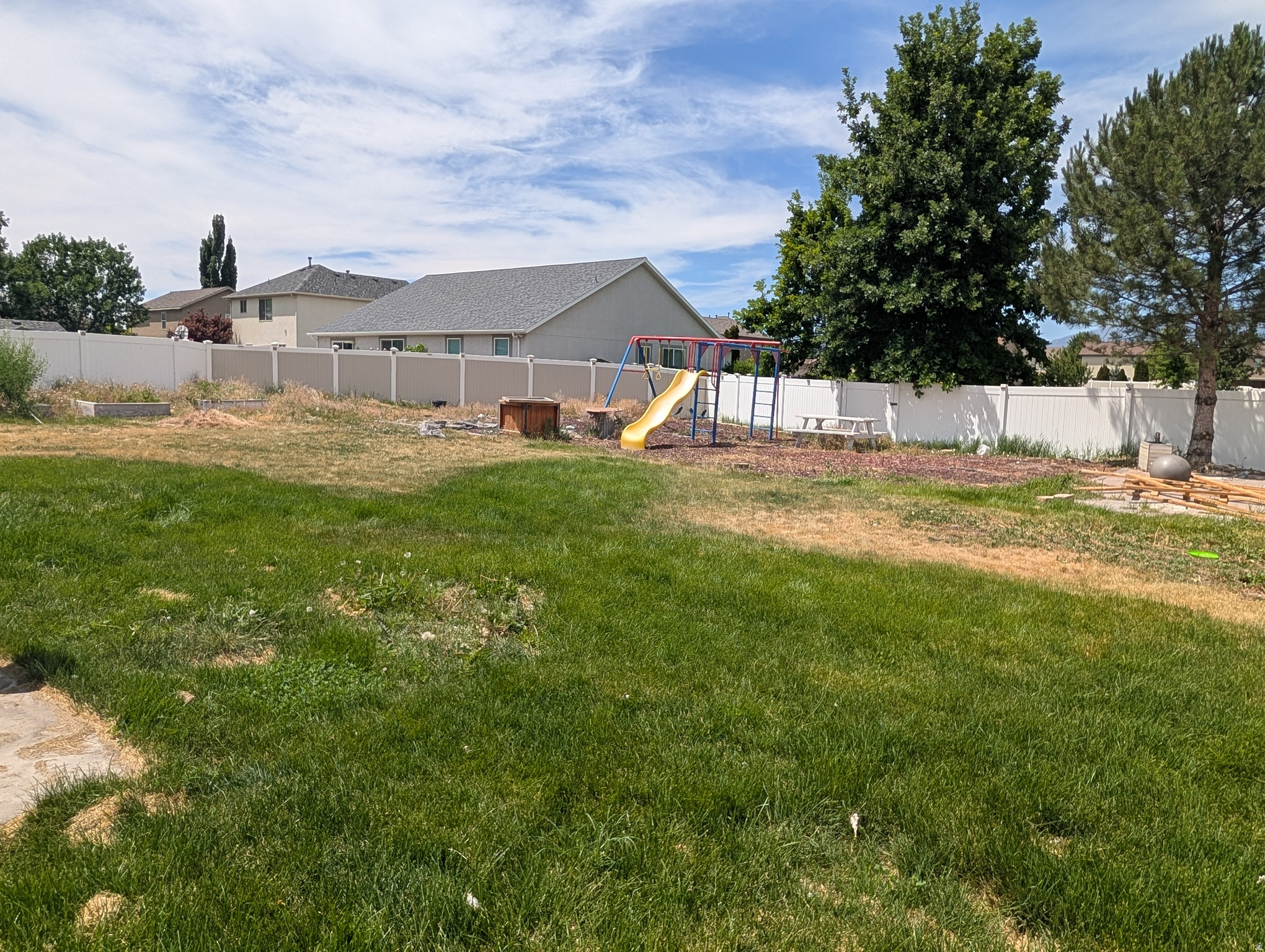CREEKSIDE - Residential