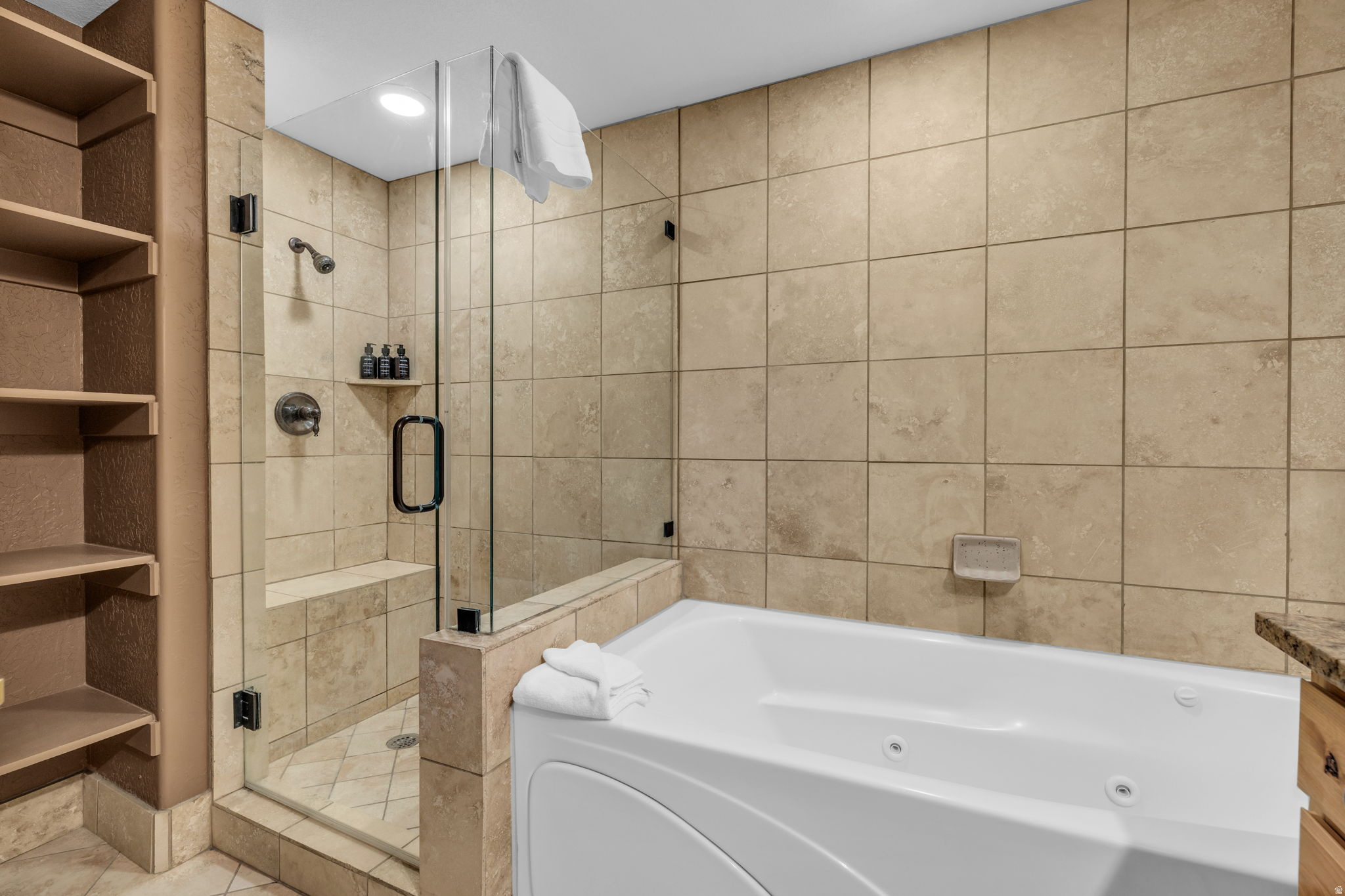 SILVERADO LODGE COND - Residential