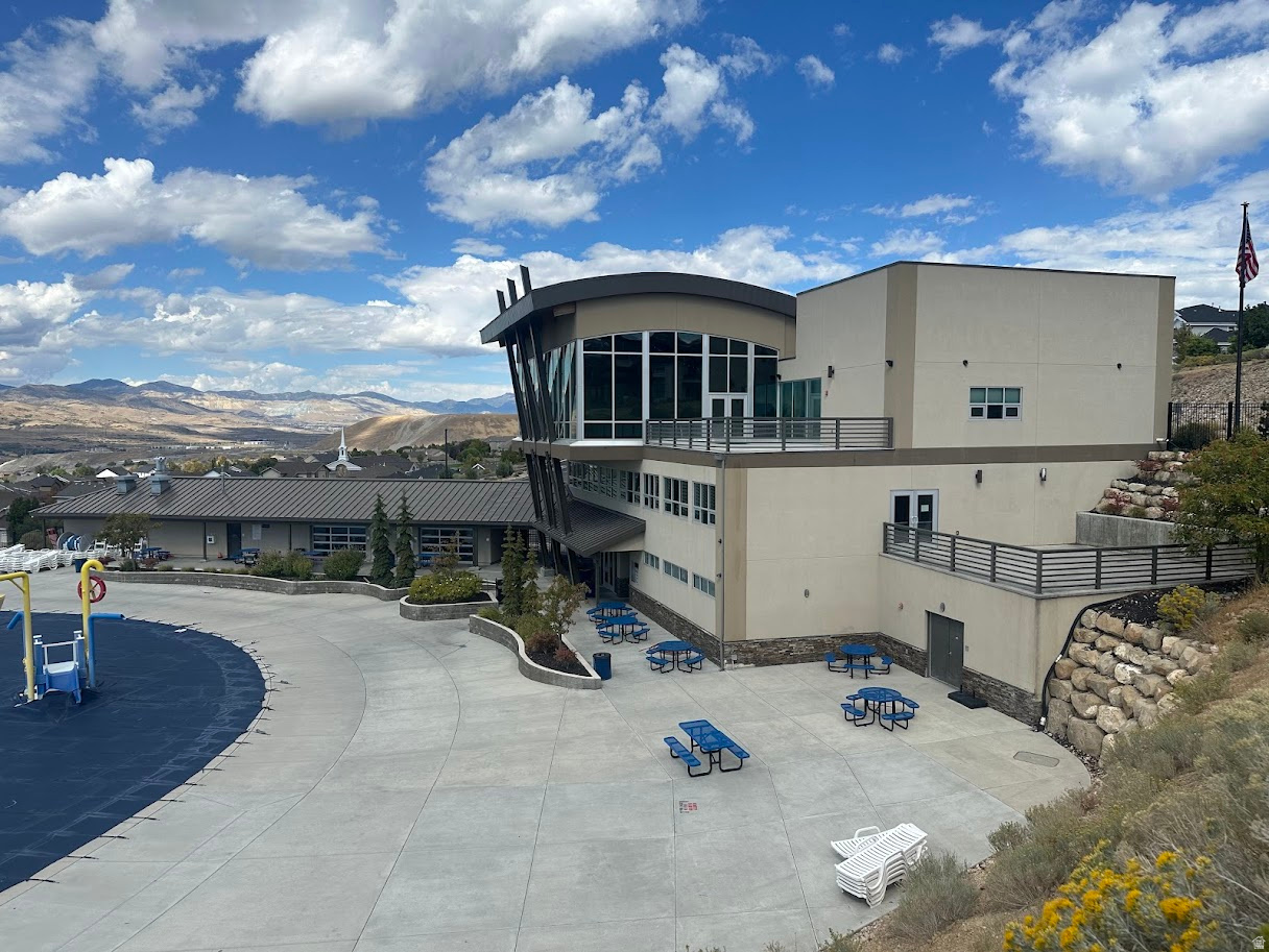RIDGEVIEW - Residential