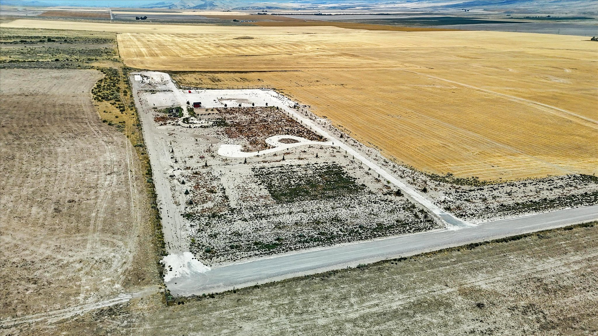 CAMPBELL - Land