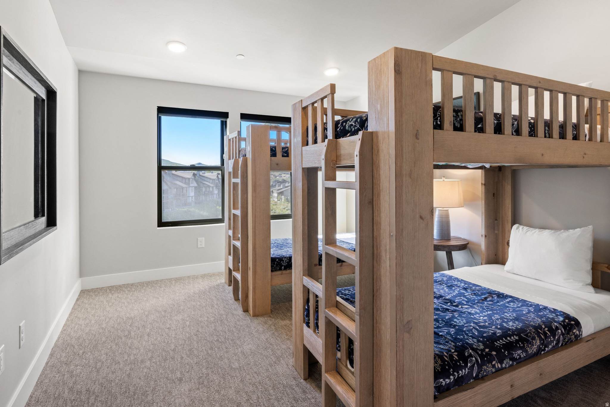 MAYFLOWER LAKESIDE - Residential