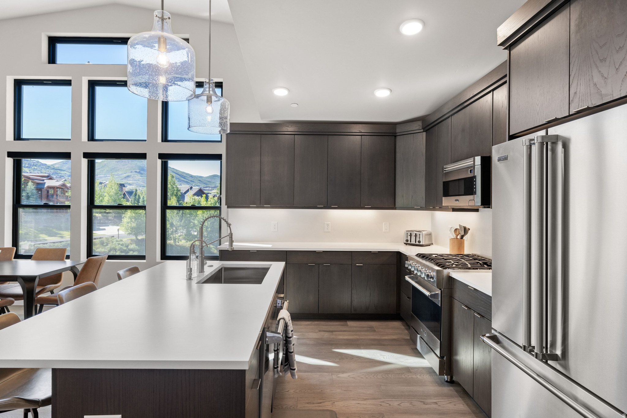 MAYFLOWER LAKESIDE - Residential