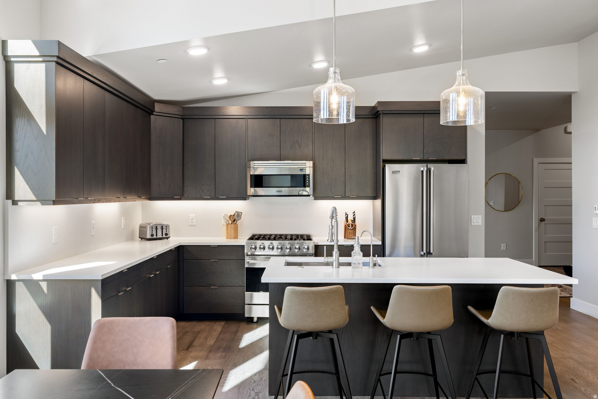 MAYFLOWER LAKESIDE - Residential