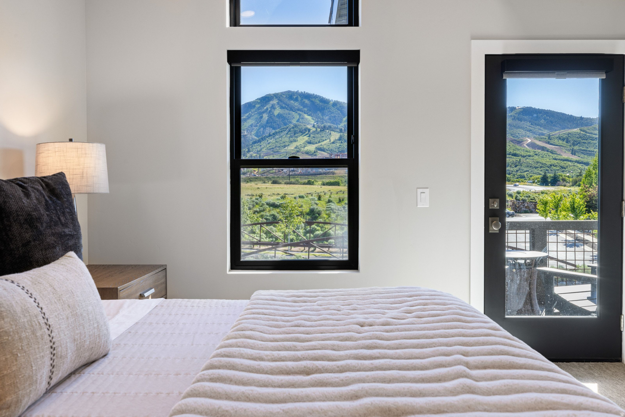MAYFLOWER LAKESIDE - Residential