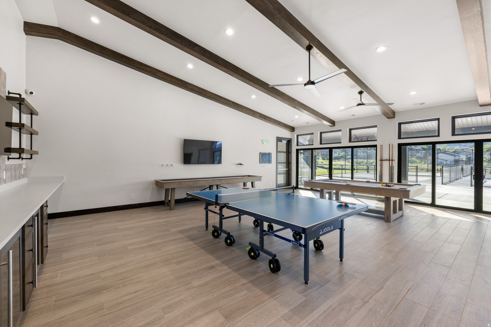 MAYFLOWER LAKESIDE - Residential