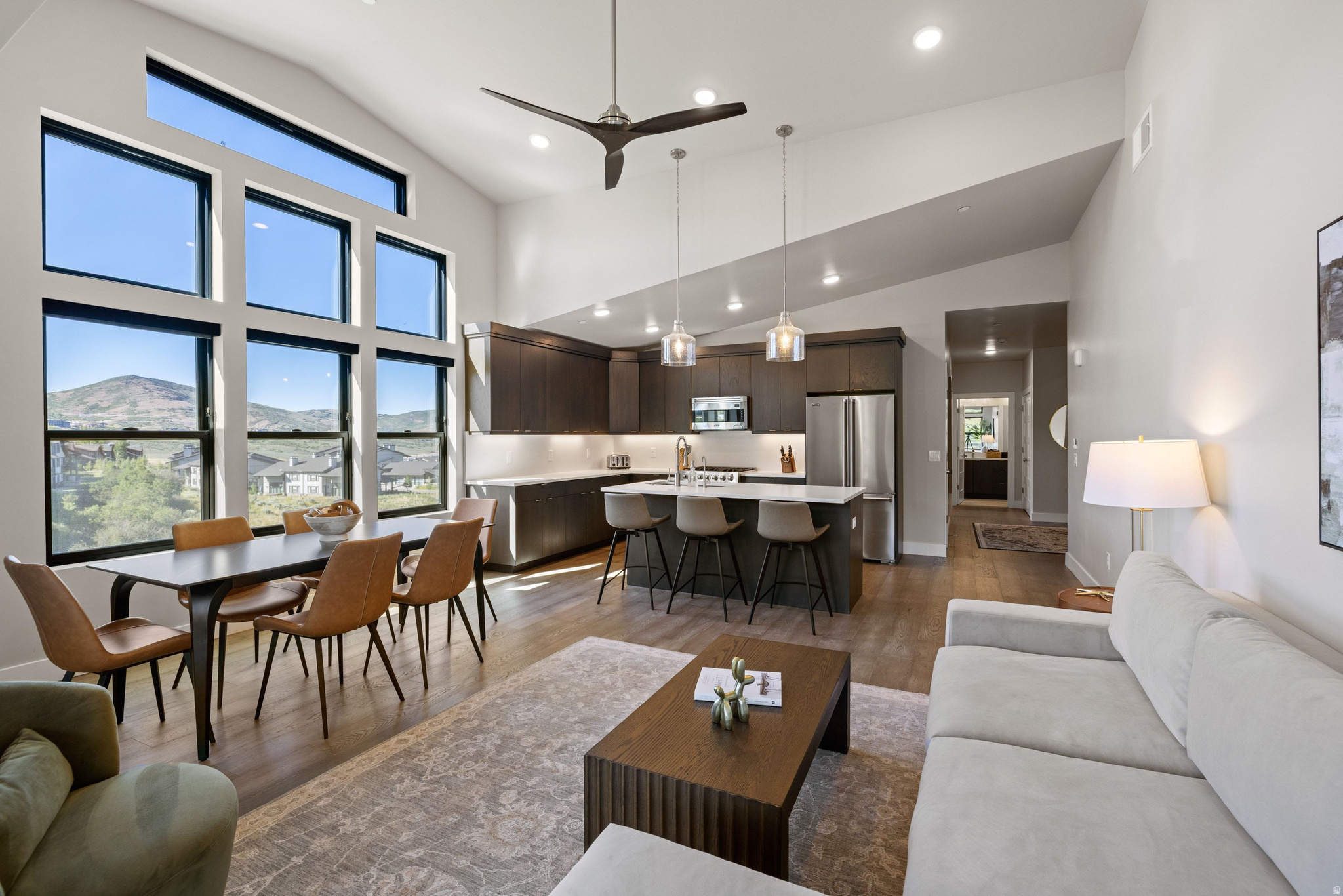 MAYFLOWER LAKESIDE - Residential
