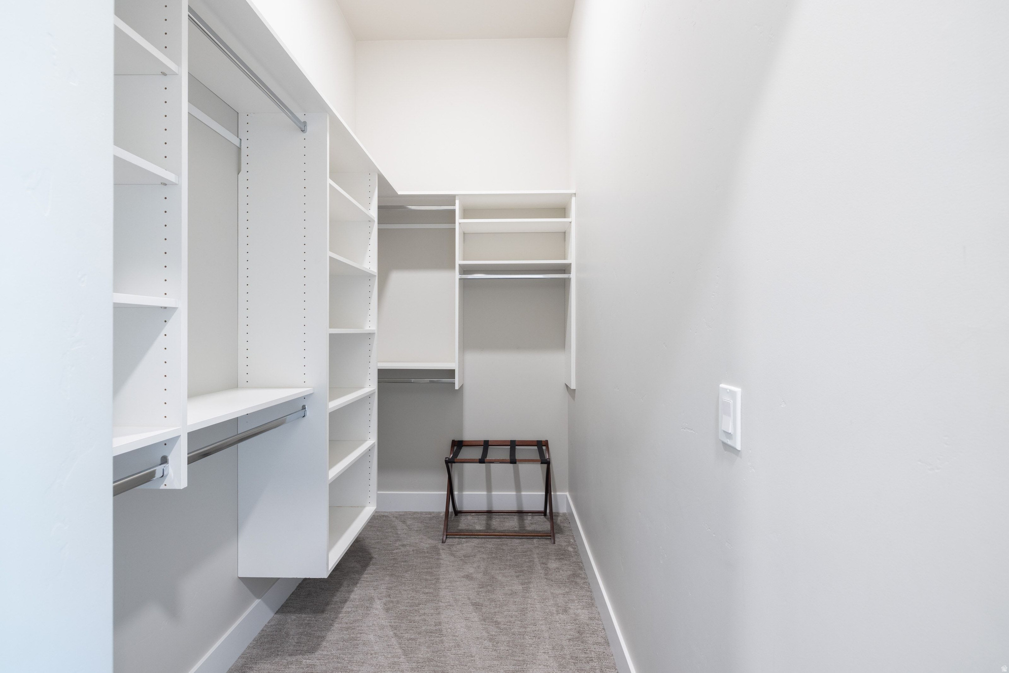 MAYFLOWER LAKESIDE - Residential