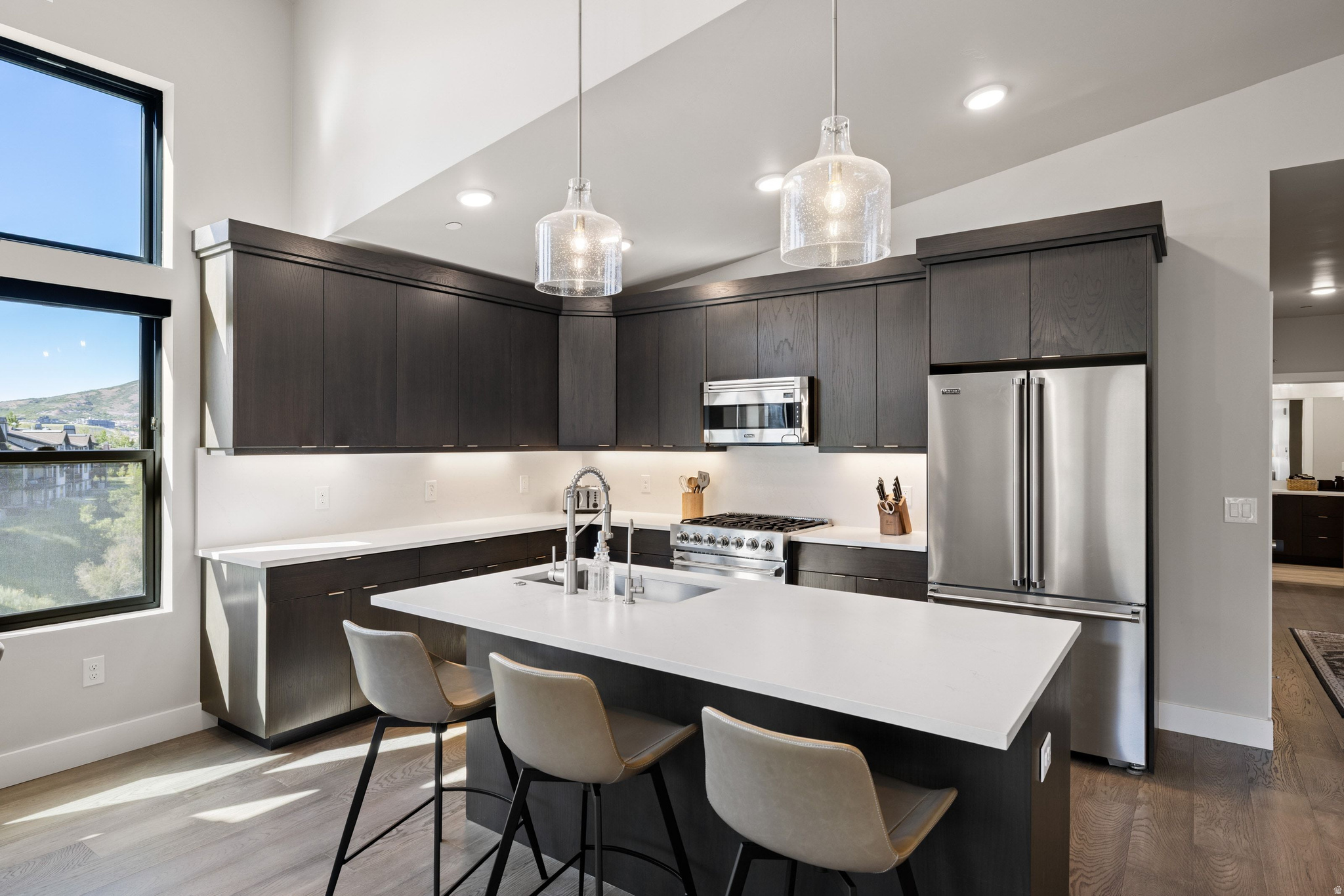 MAYFLOWER LAKESIDE - Residential