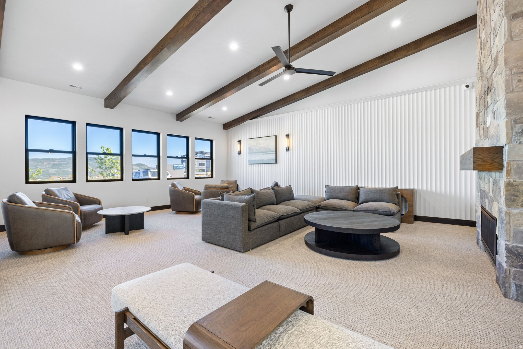 MAYFLOWER LAKESIDE - Residential