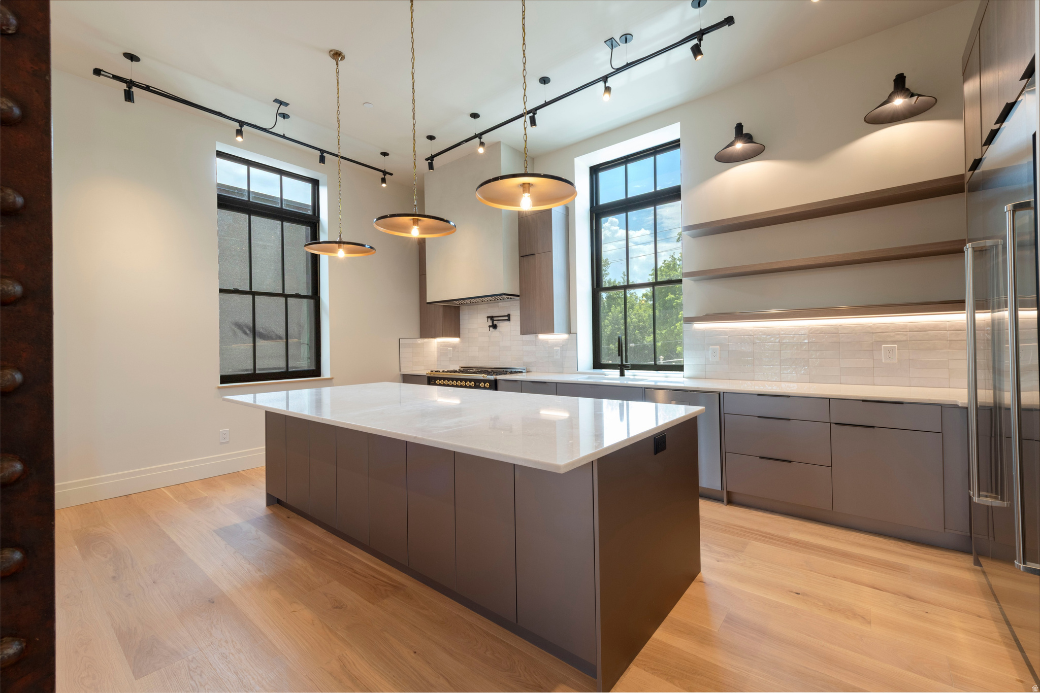 TELEGRAPH EXCHANGE - Residential