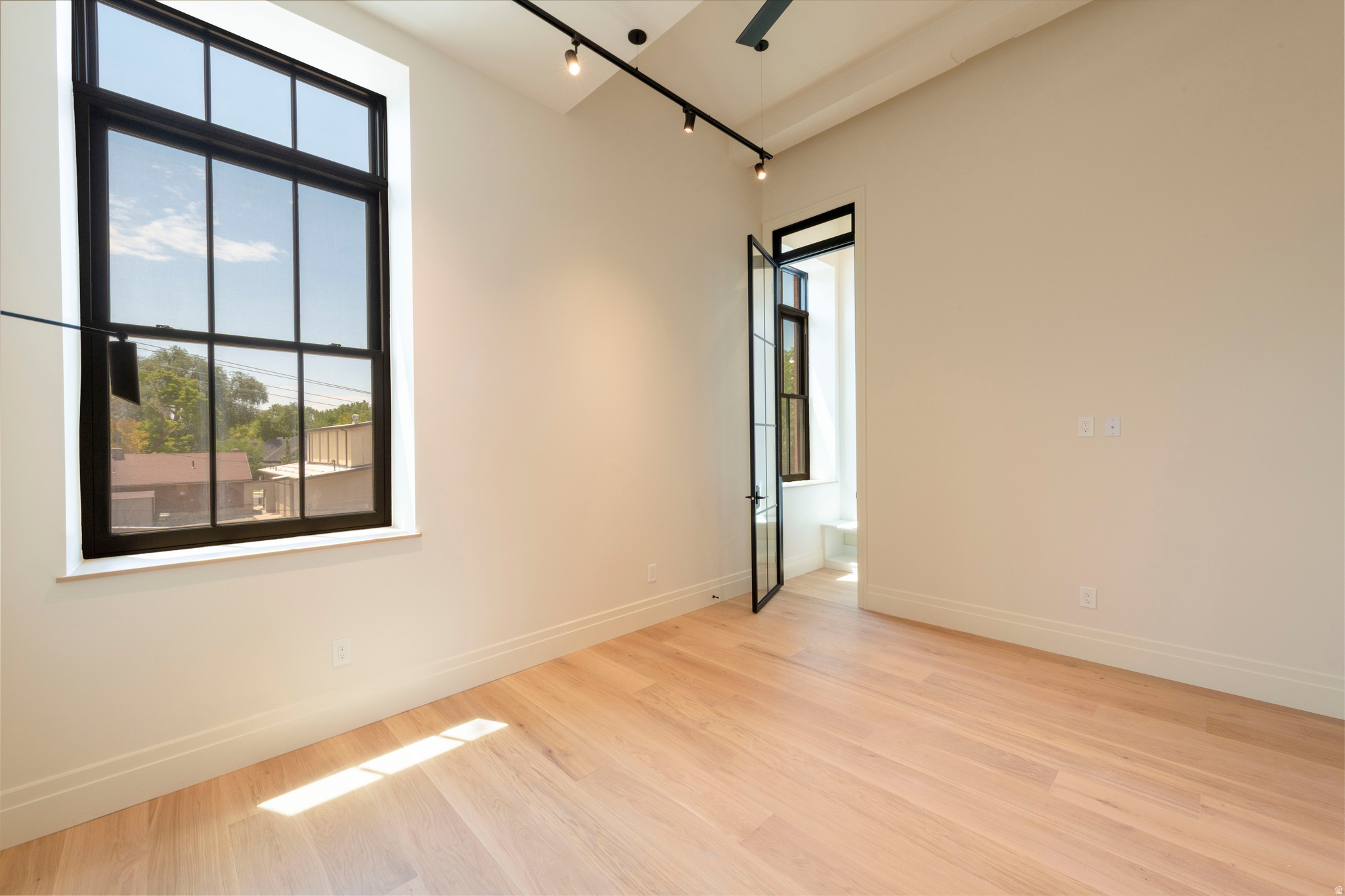 TELEGRAPH EXCHANGE - Residential
