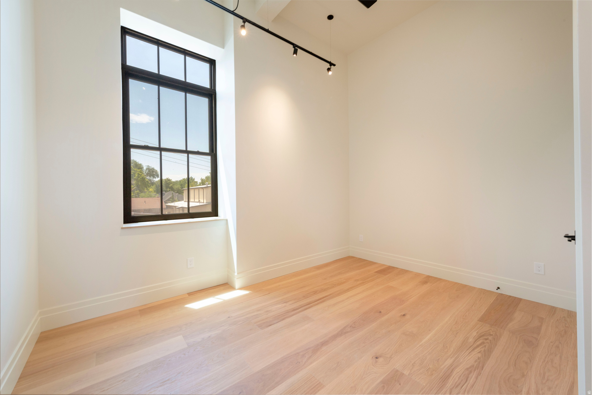 TELEGRAPH EXCHANGE - Residential