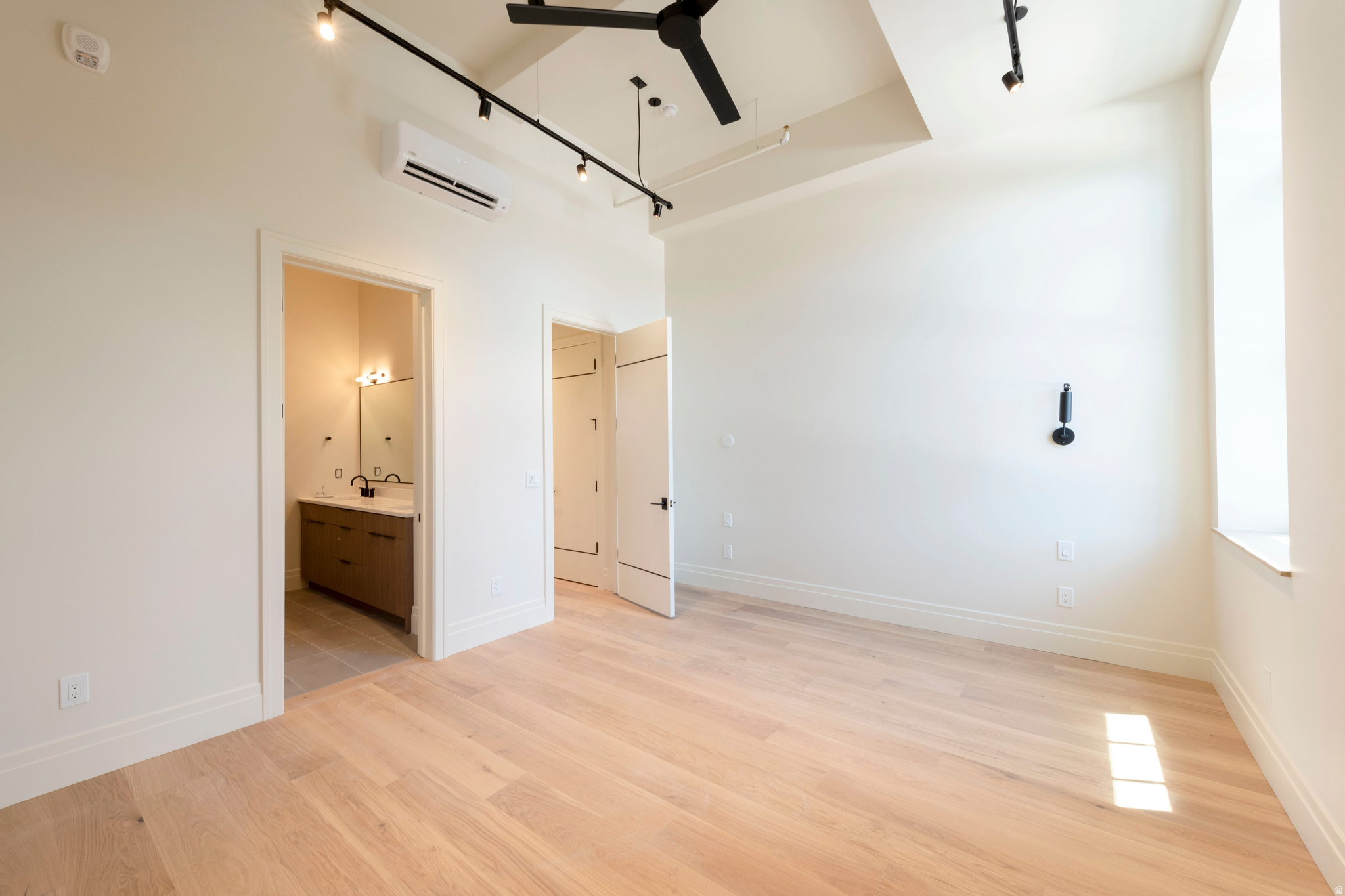 TELEGRAPH EXCHANGE - Residential