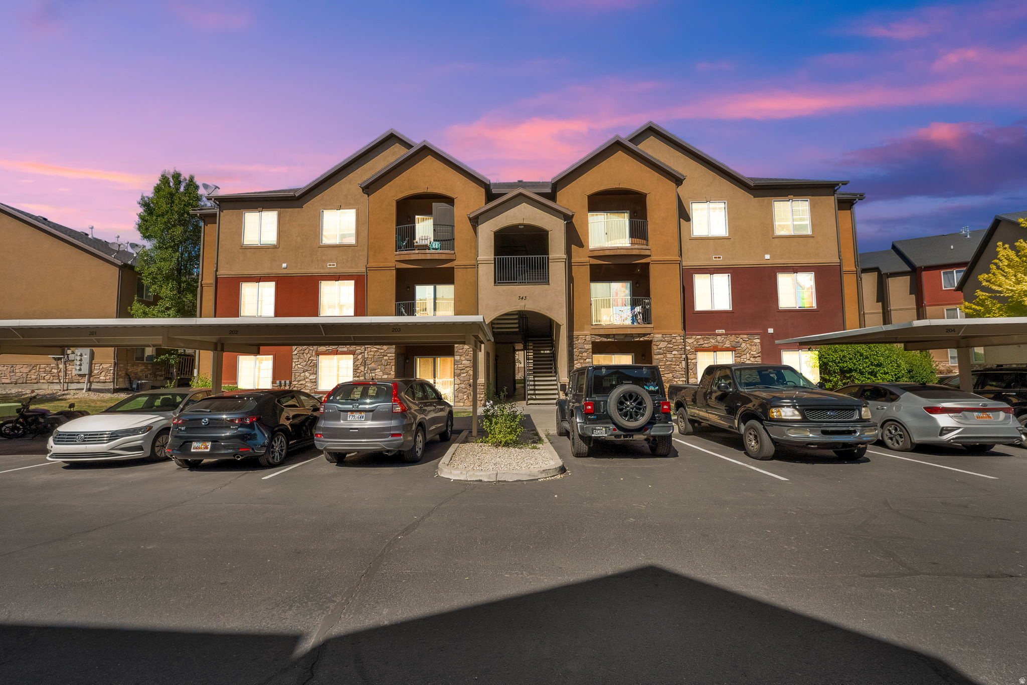 MAPLEWOOD - Residential