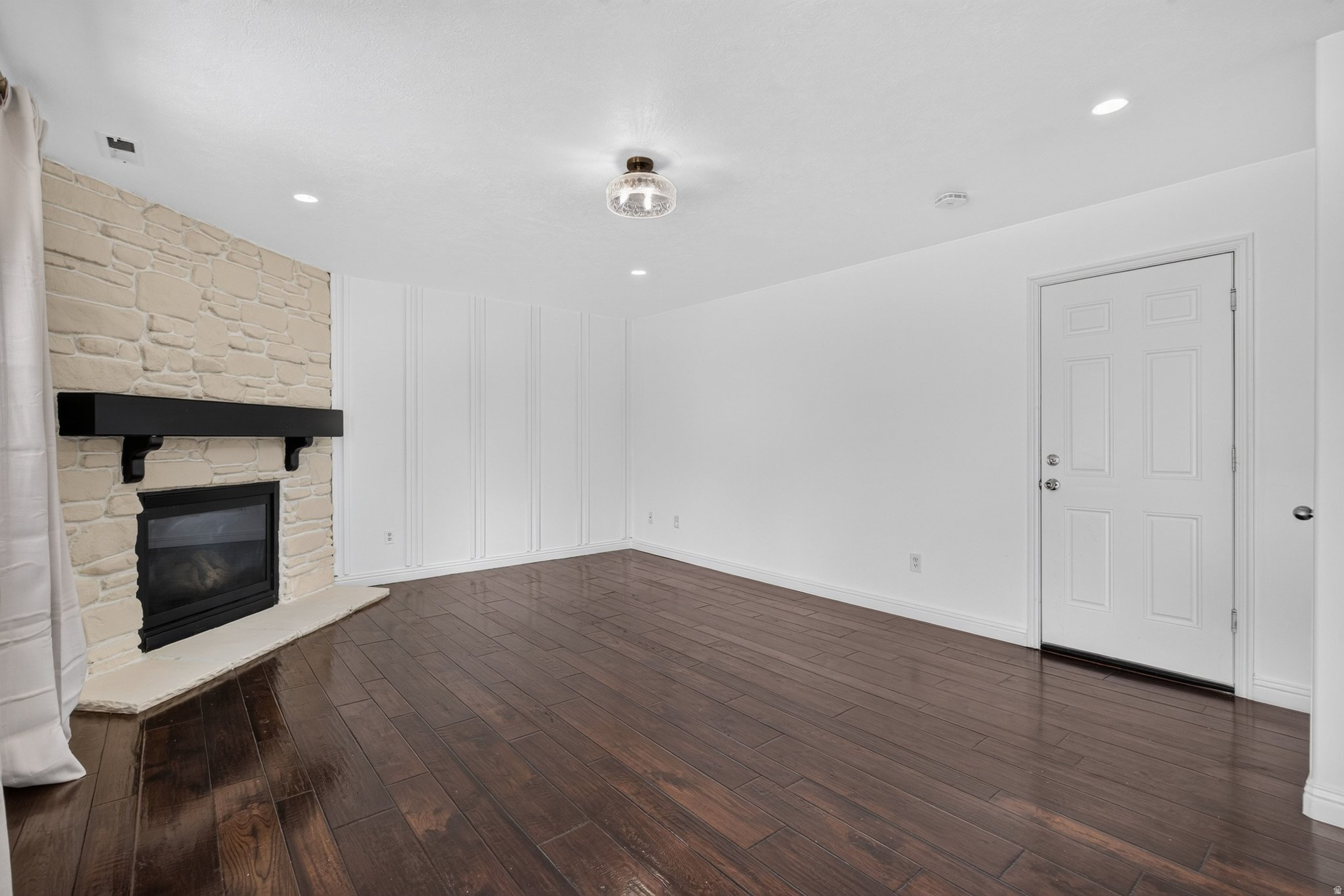 POINTE MEADOWS PHASE VIII - Residential