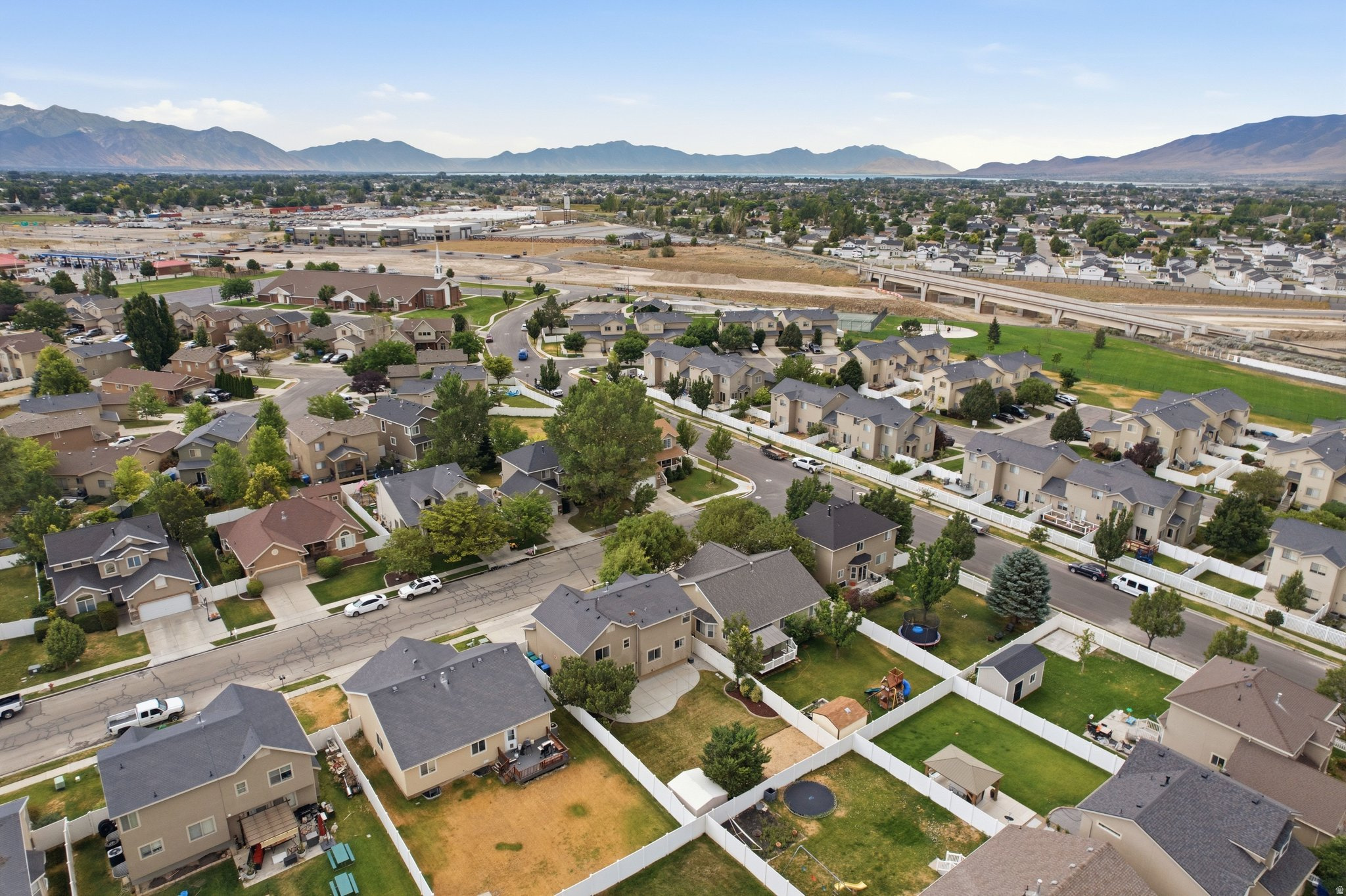 POINTE MEADOWS PHASE VIII - Residential
