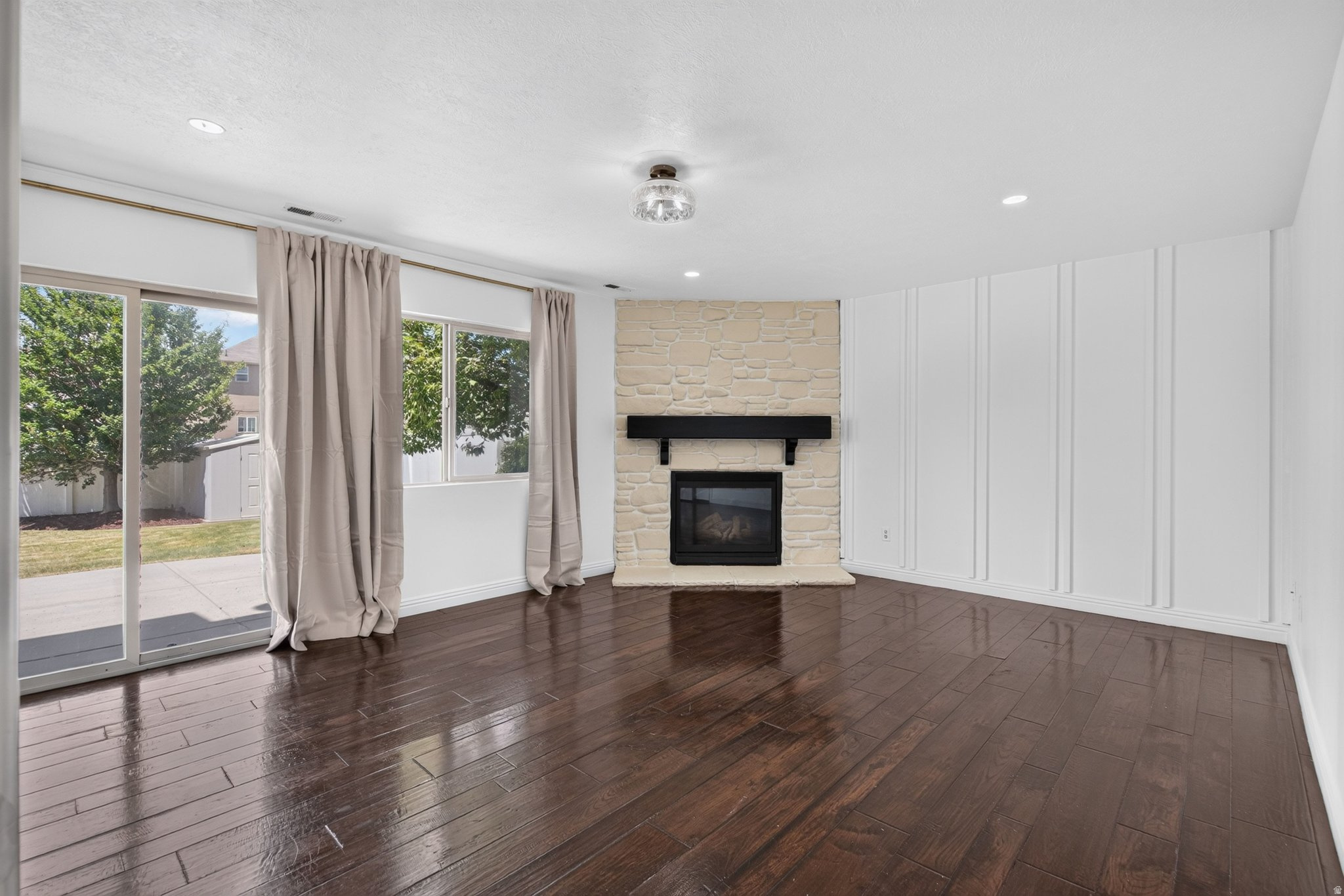 POINTE MEADOWS PHASE VIII - Residential