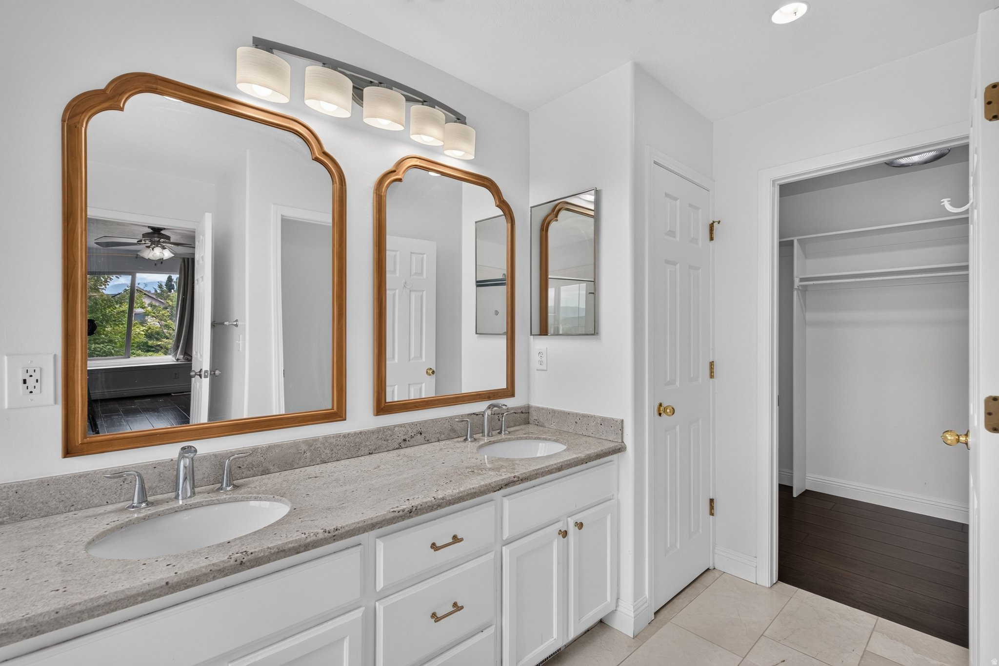 POINTE MEADOWS PHASE VIII - Residential