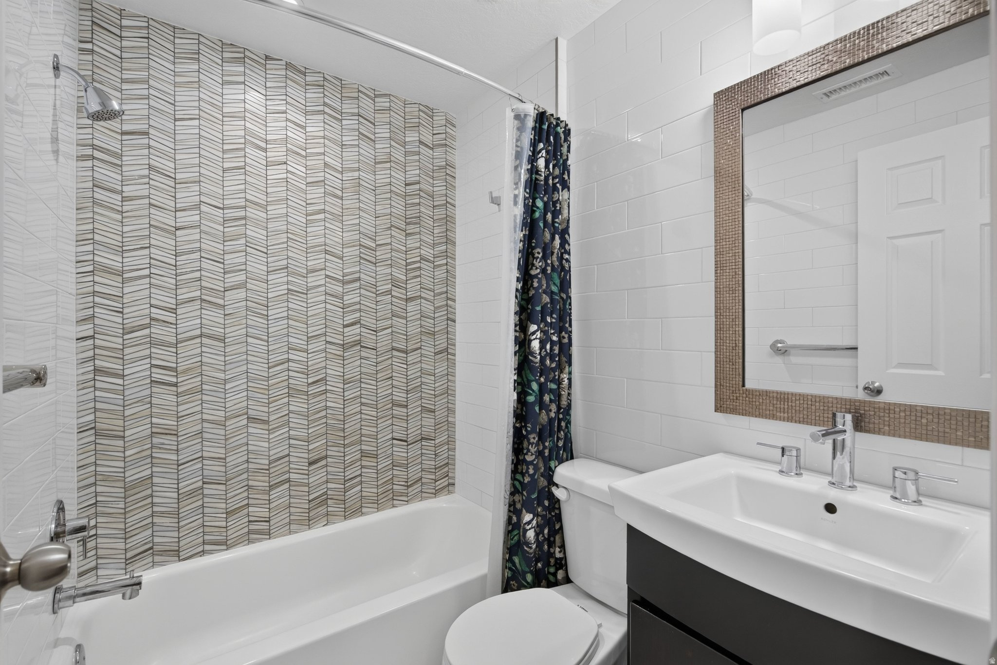 POINTE MEADOWS PHASE VIII - Residential