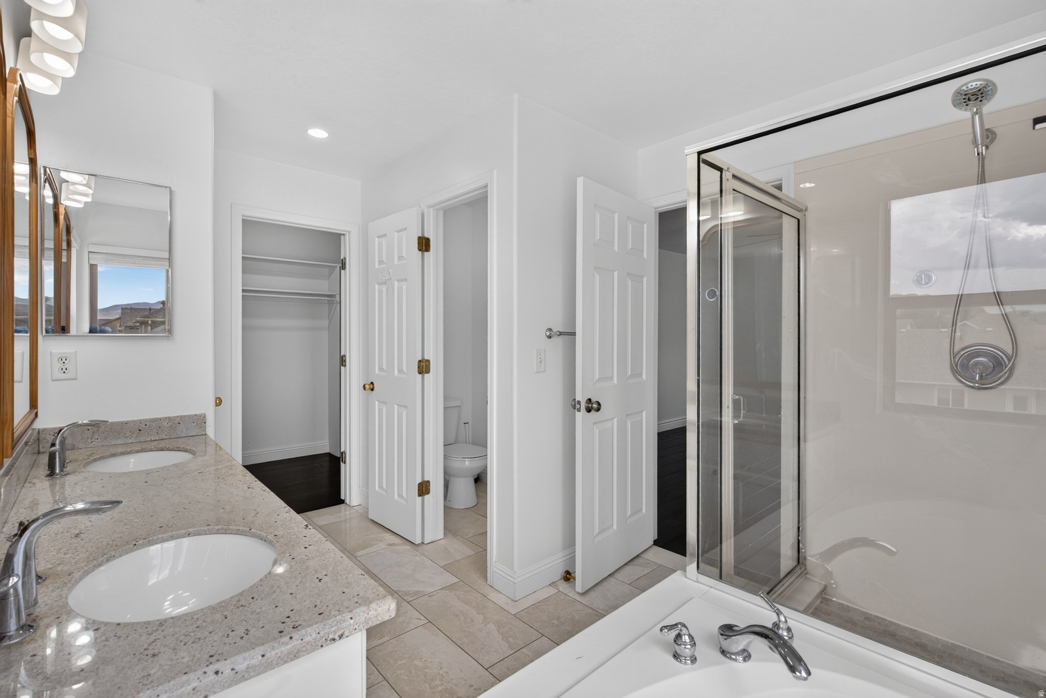 POINTE MEADOWS PHASE VIII - Residential