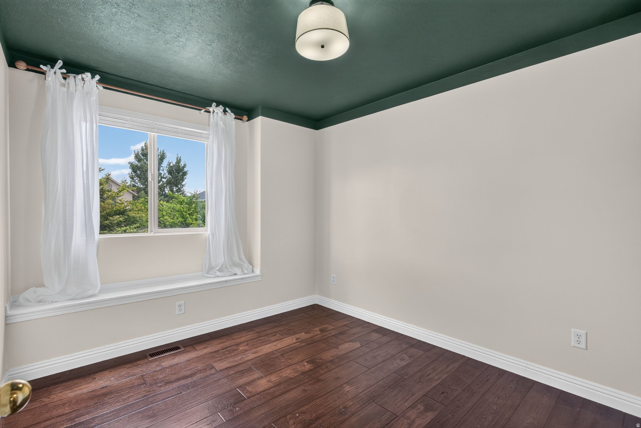 POINTE MEADOWS PHASE VIII - Residential