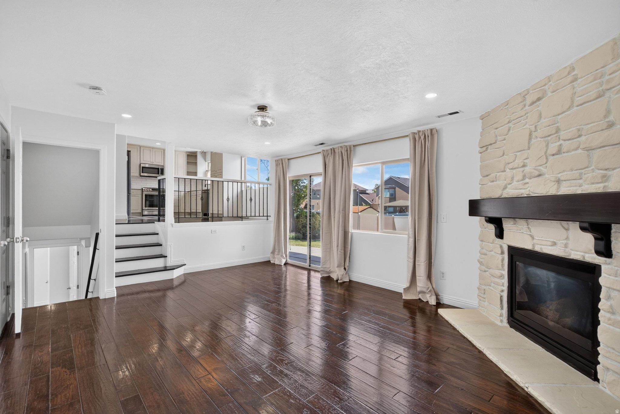 POINTE MEADOWS PHASE VIII - Residential