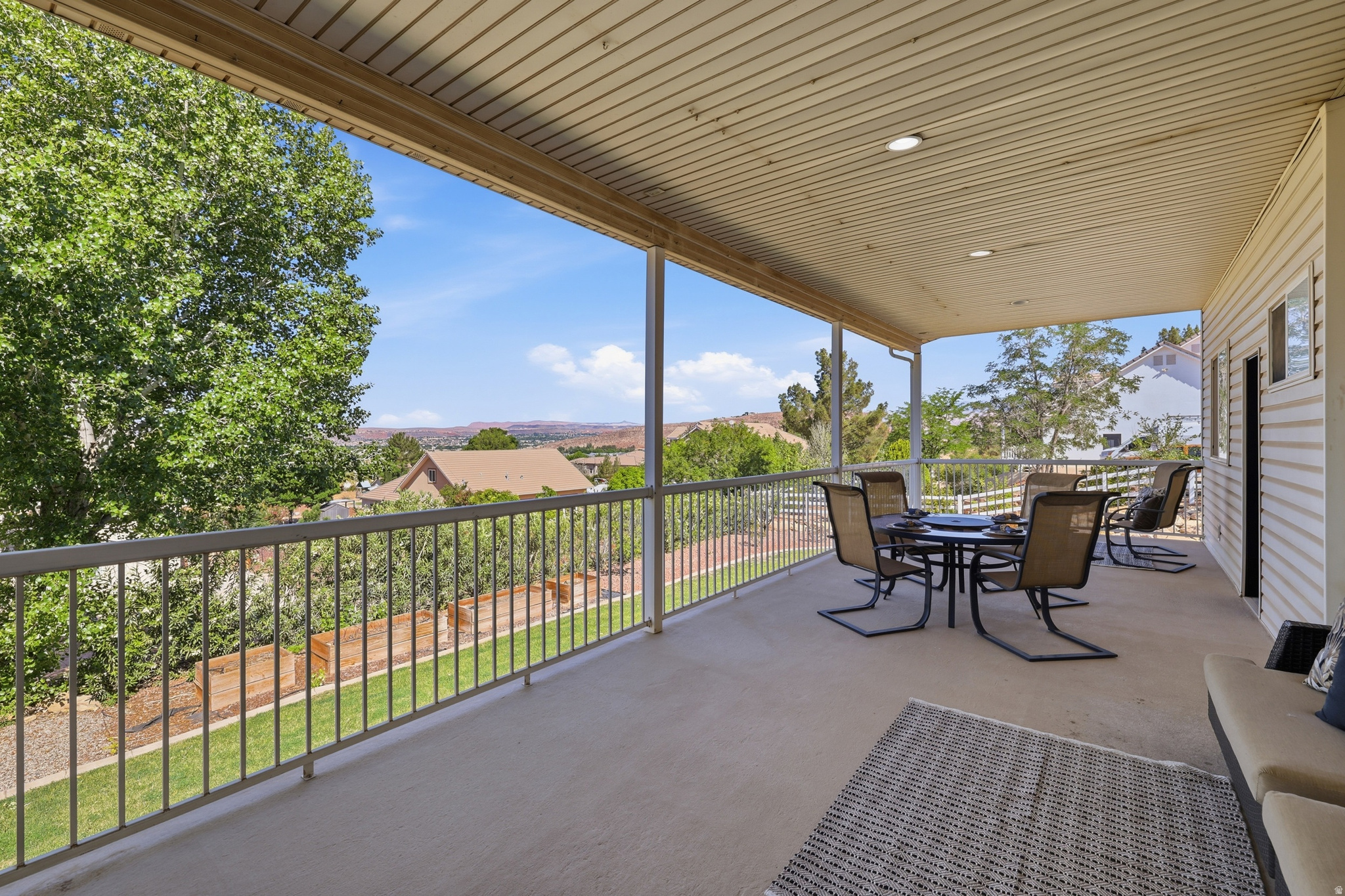 MAJESTIC VIEW 1 - Residential