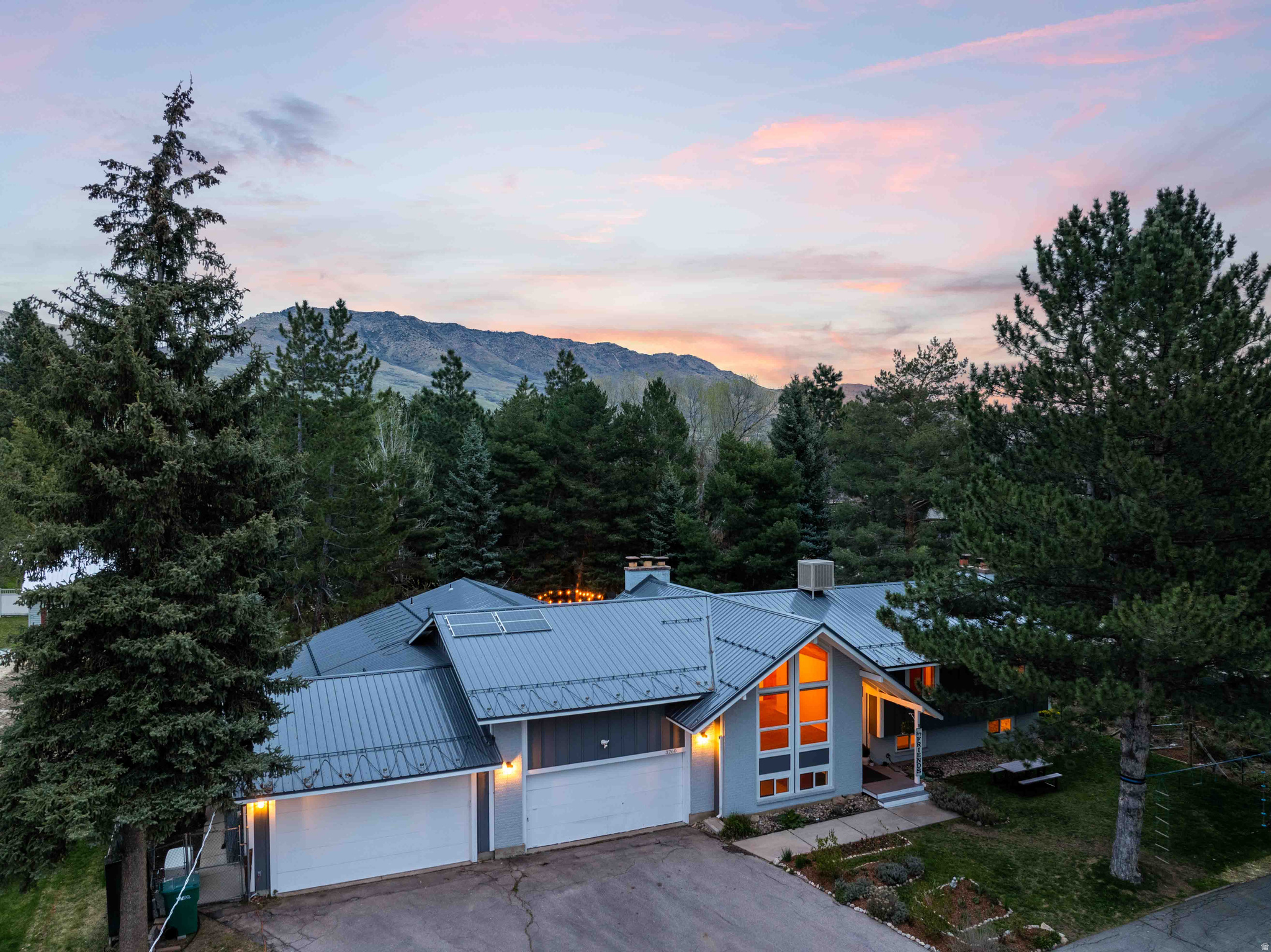 EDEN HILLS - Residential