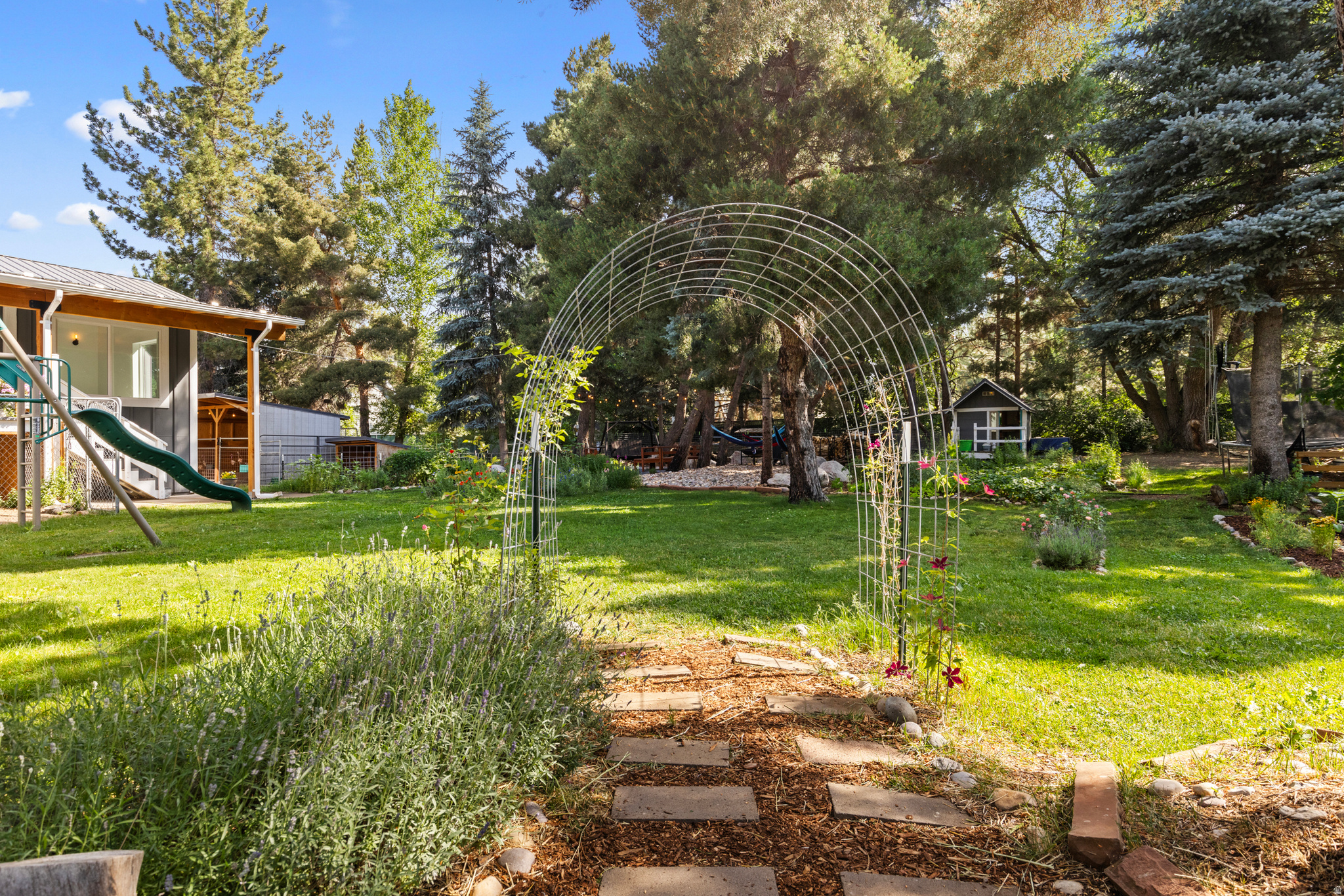 EDEN HILLS - Residential