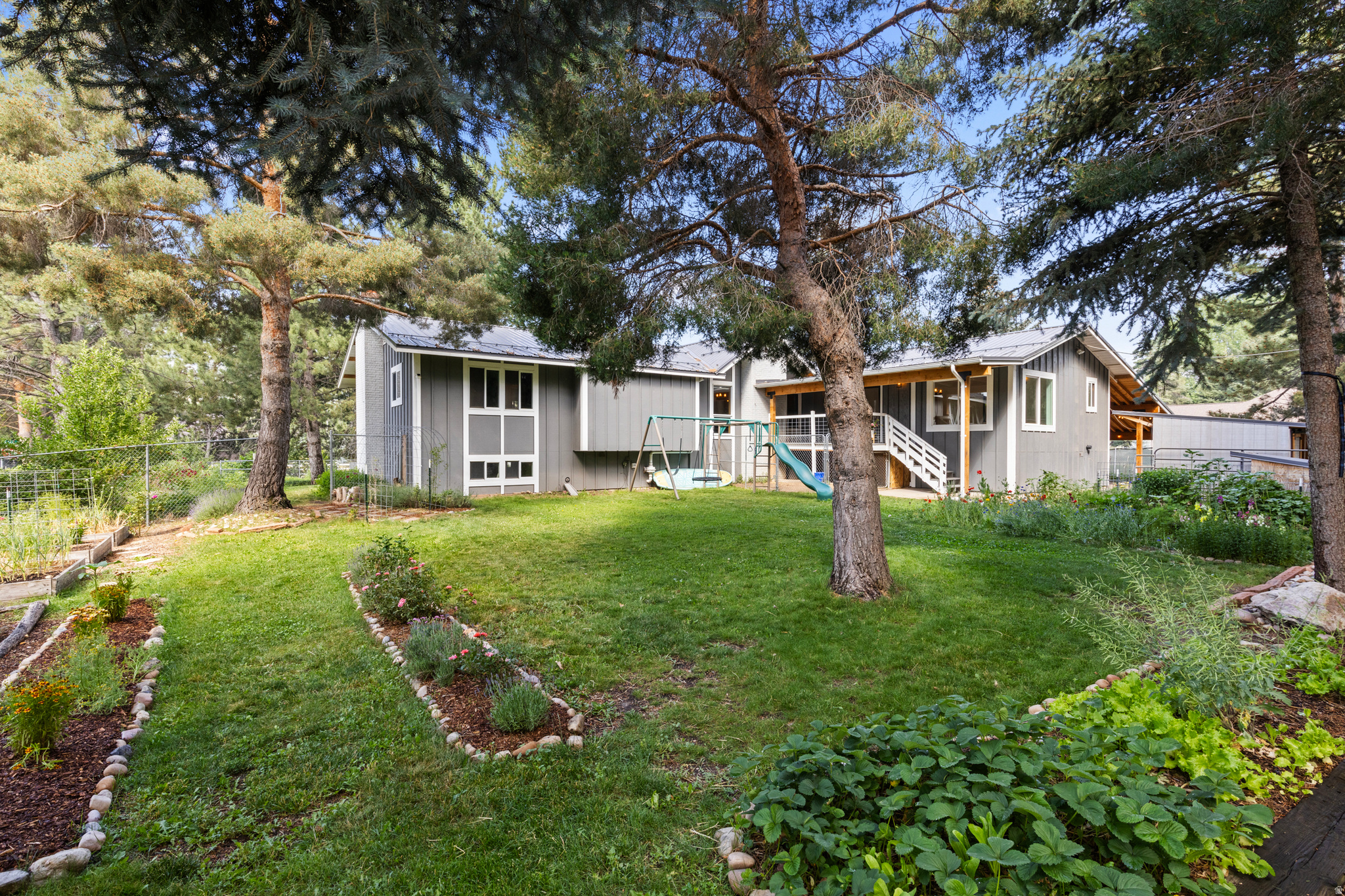 EDEN HILLS - Residential