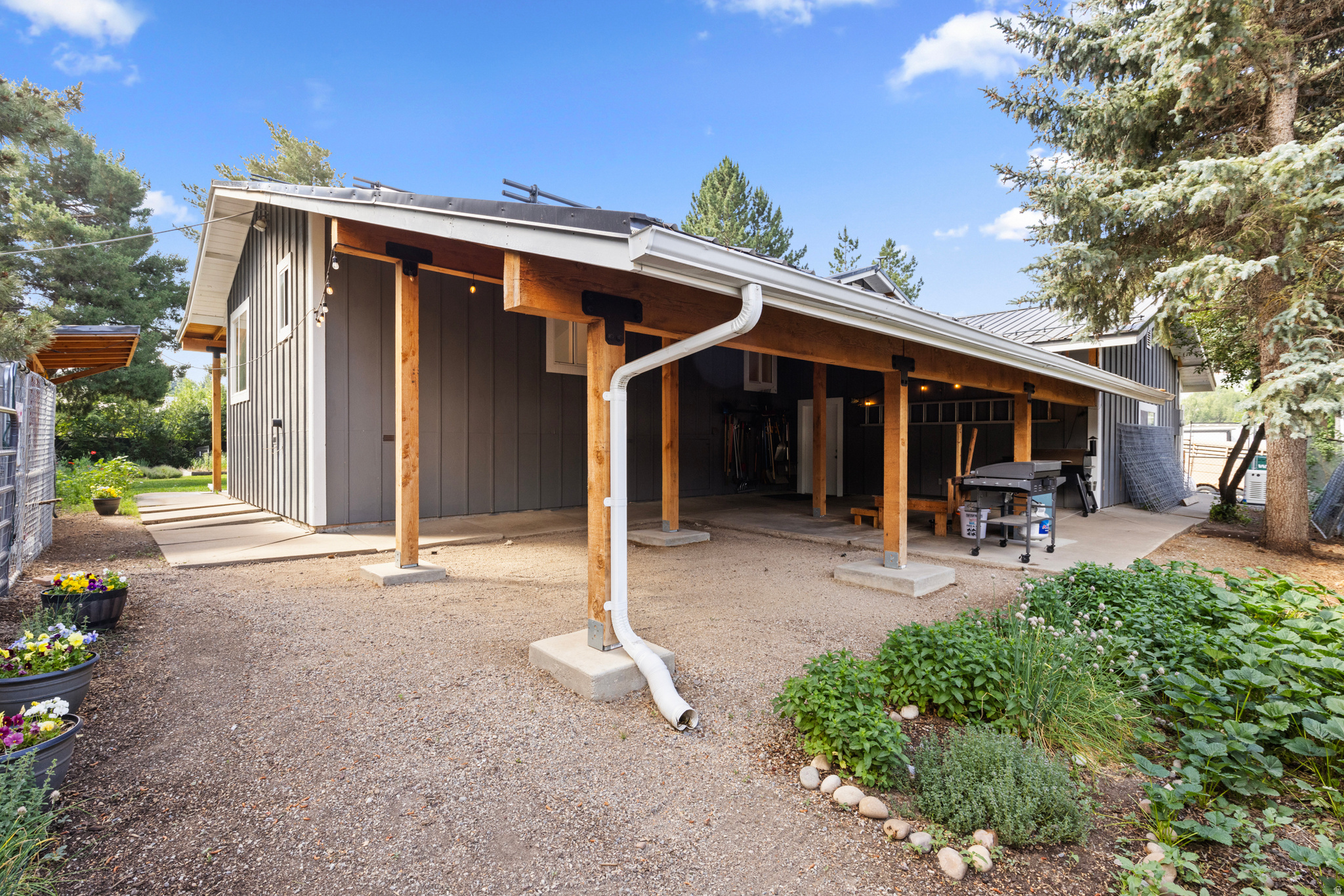 EDEN HILLS - Residential