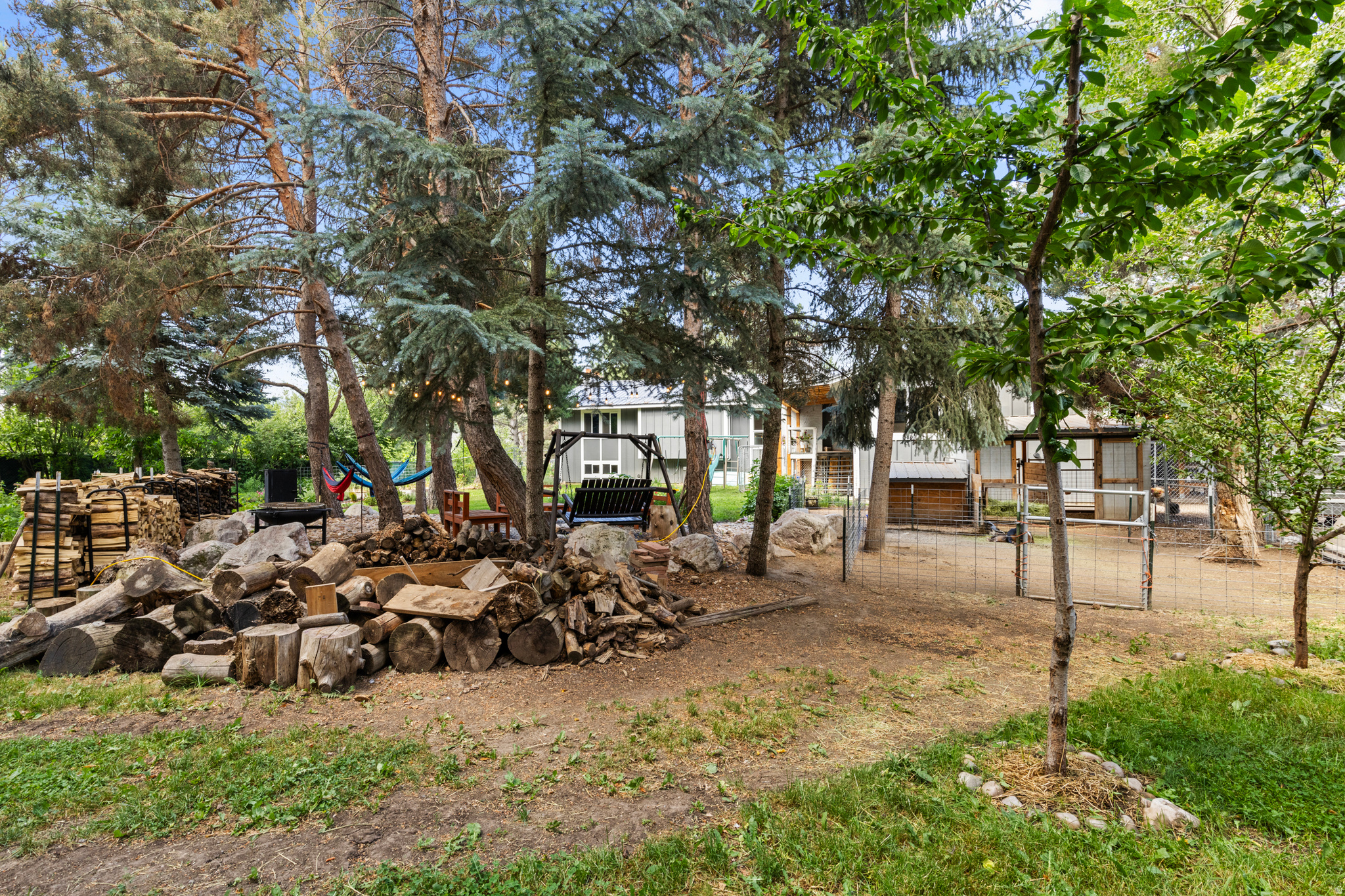 EDEN HILLS - Residential