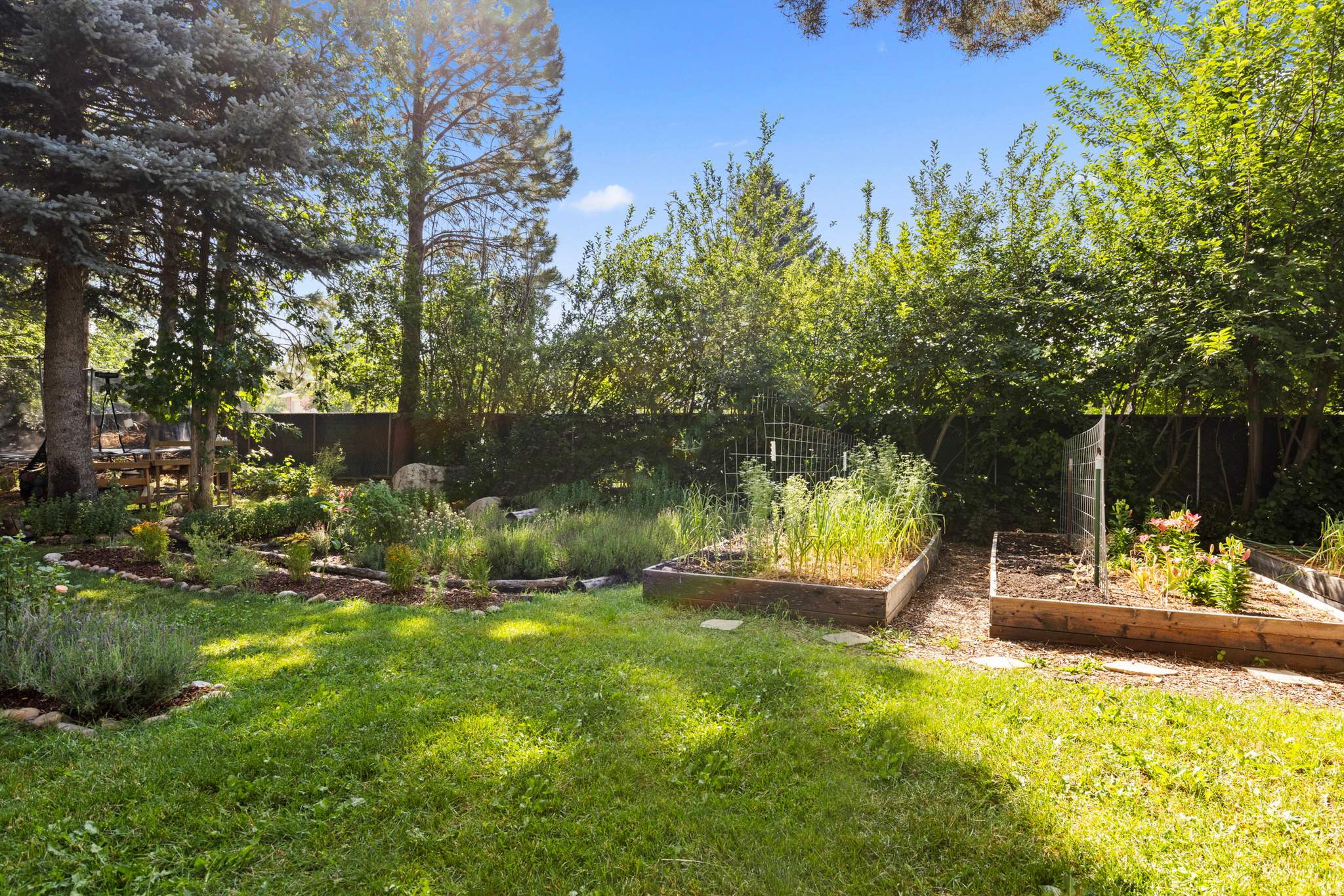 EDEN HILLS - Residential