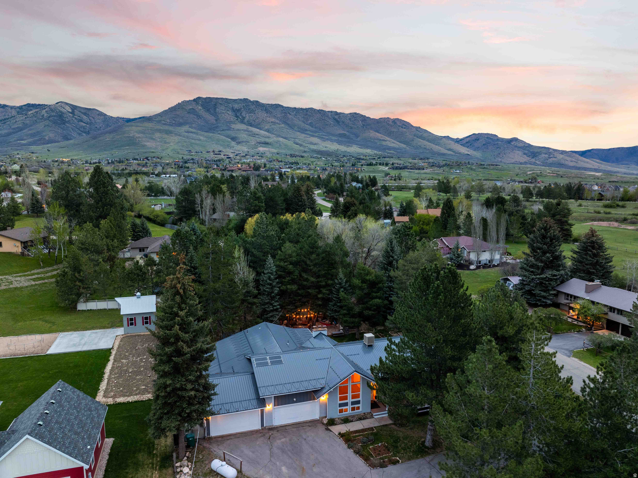 EDEN HILLS - Residential
