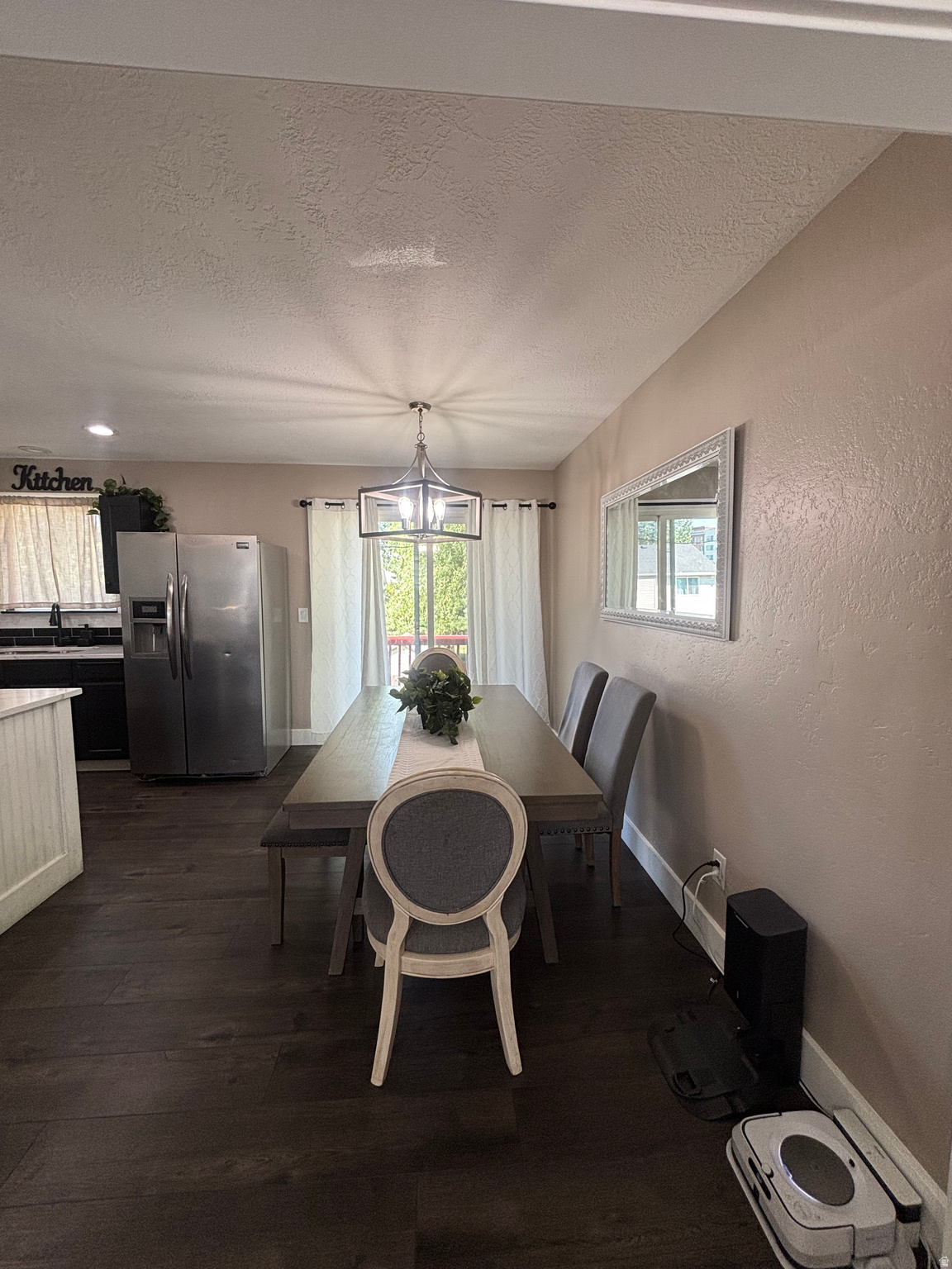 COUNTRY ESTATES - Residential