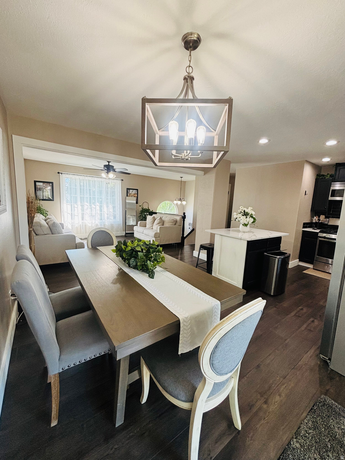 COUNTRY ESTATES - Residential