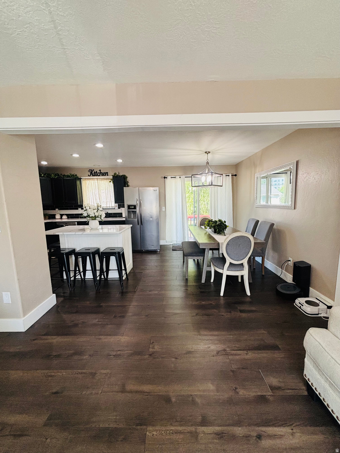 COUNTRY ESTATES - Residential