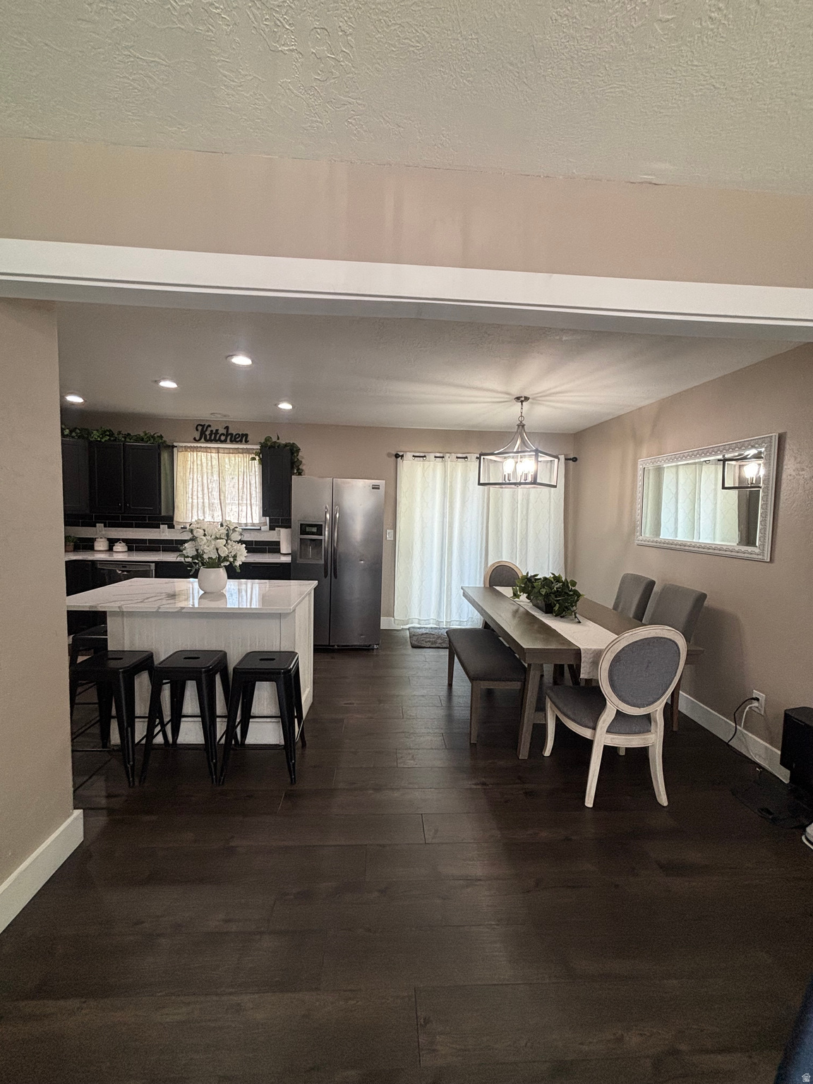 COUNTRY ESTATES - Residential