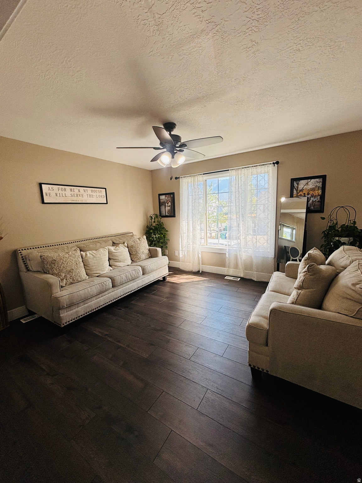COUNTRY ESTATES - Residential