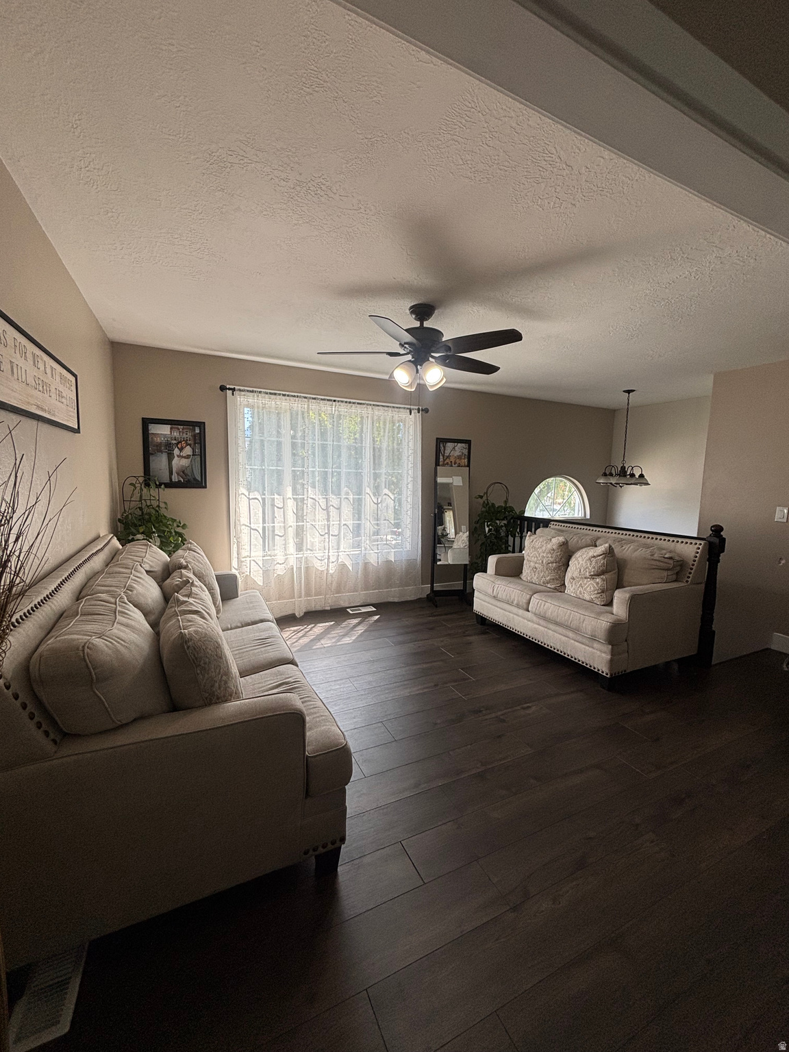 COUNTRY ESTATES - Residential
